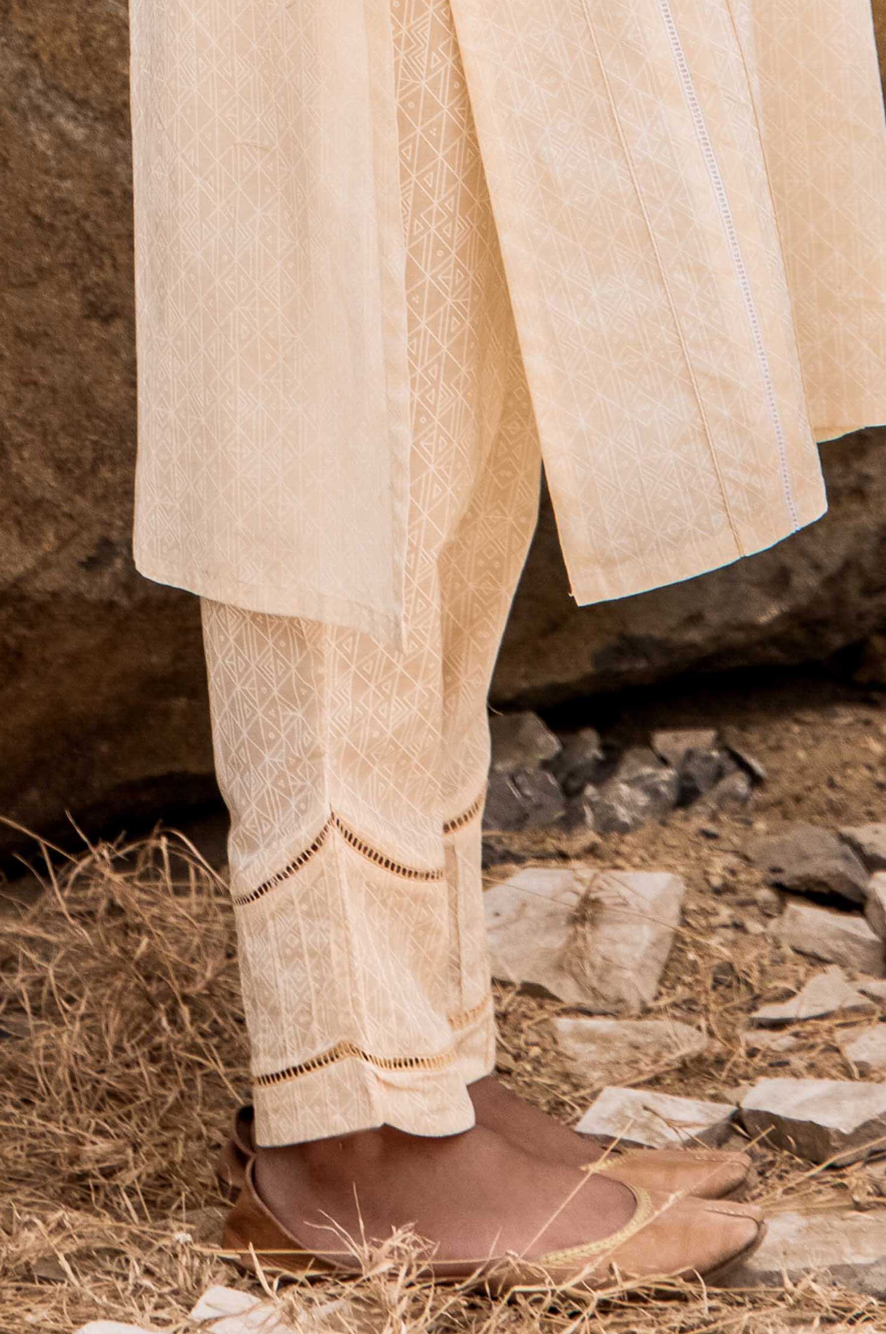 Embellished cigarette Pants  - Beige - Image 3