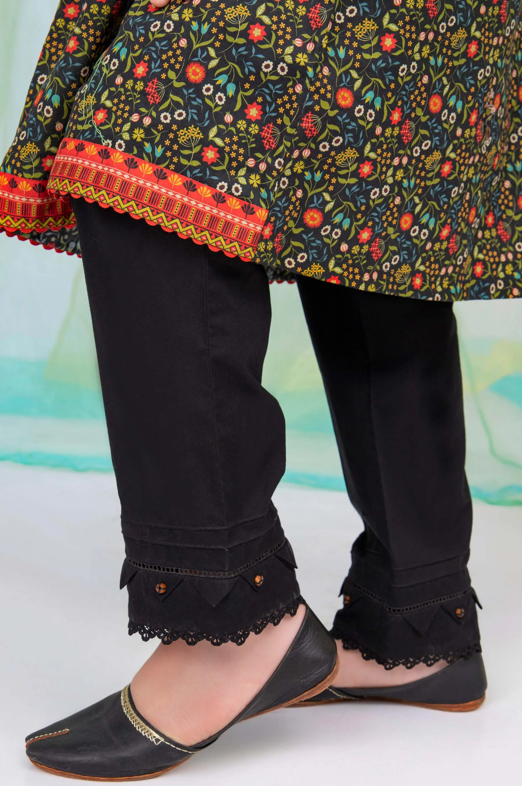 Embellished Junior Straight Pant - Black - Image 4