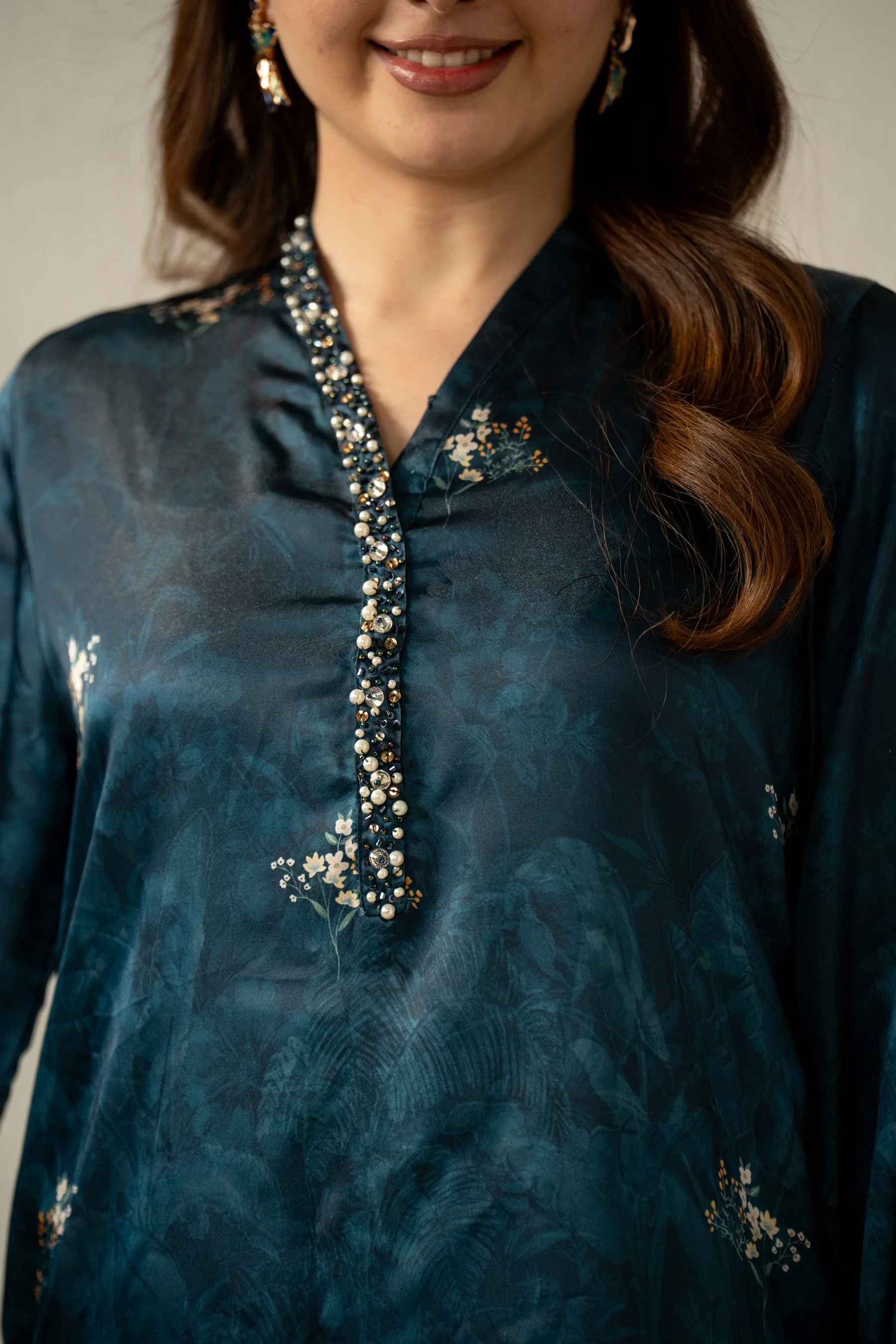 EMBELLISHED SILK STITCHED 2 PIECE SUIT - Image 6