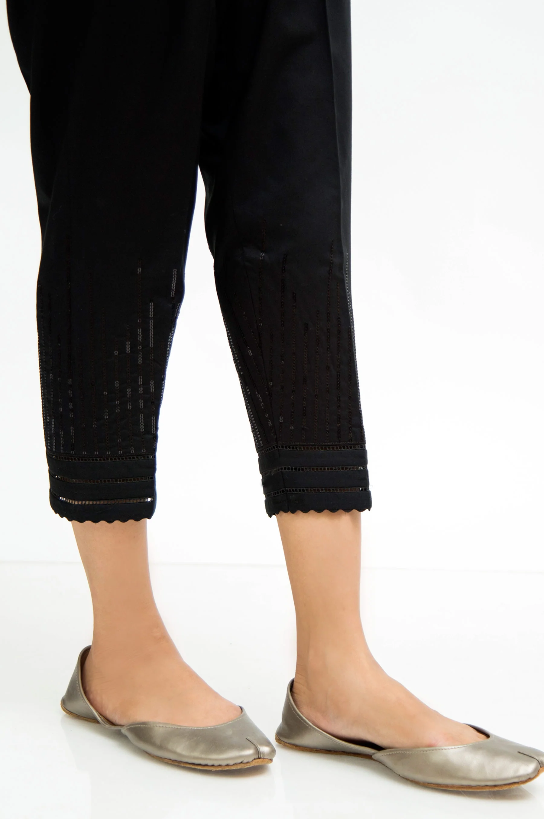 Embroidered Cambric Capri Pants - Jet Black - Image 2