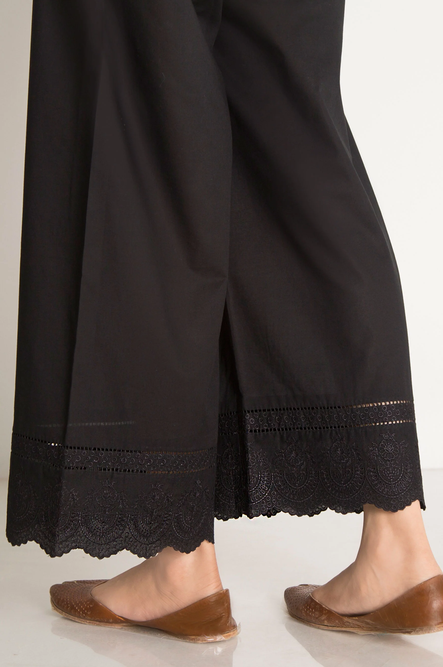 Embroidered Cambric Culotte Pant - Black - Image 2
