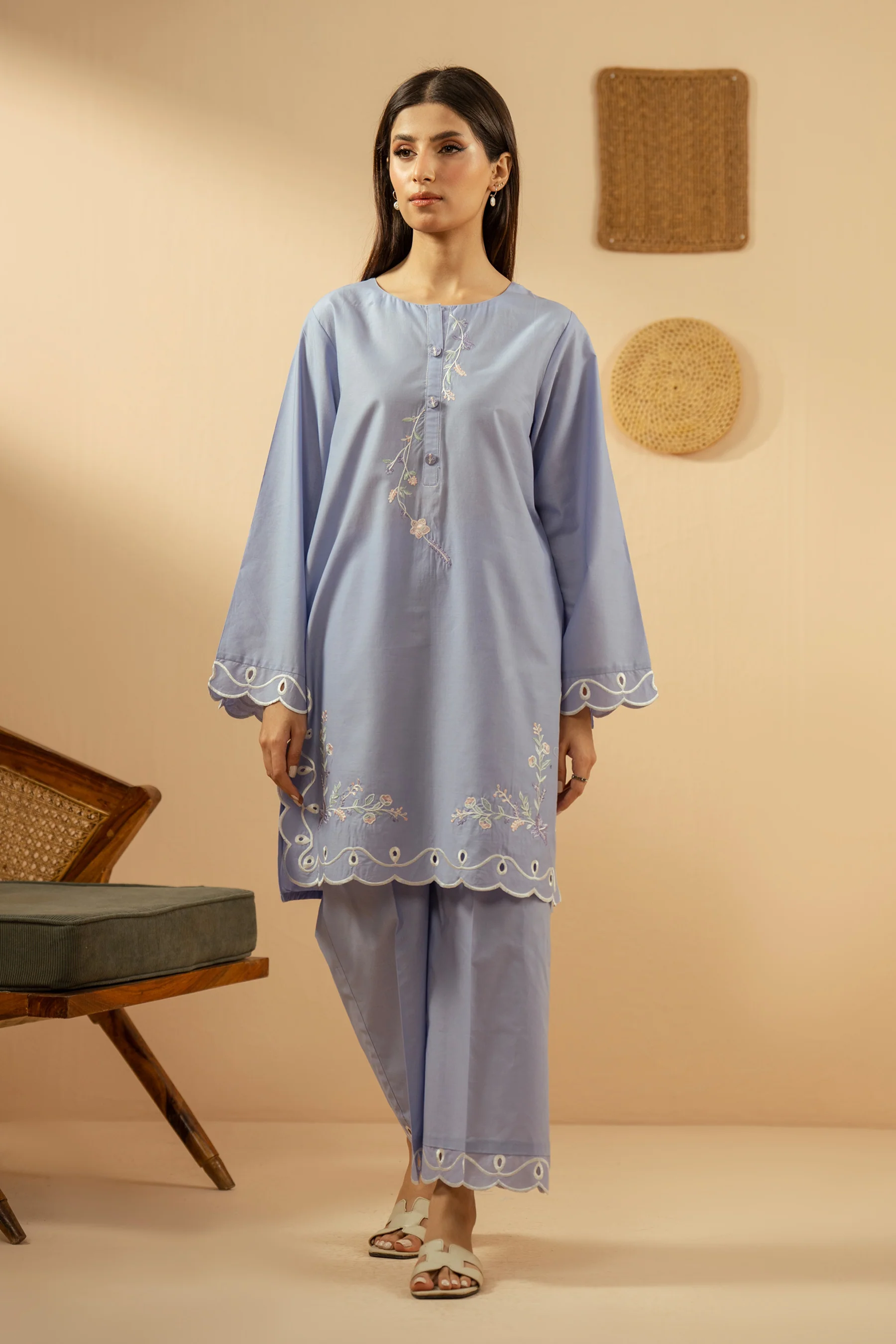 EMBROIDERED CAMBRIC STITCHED 2 PIECE SUIT