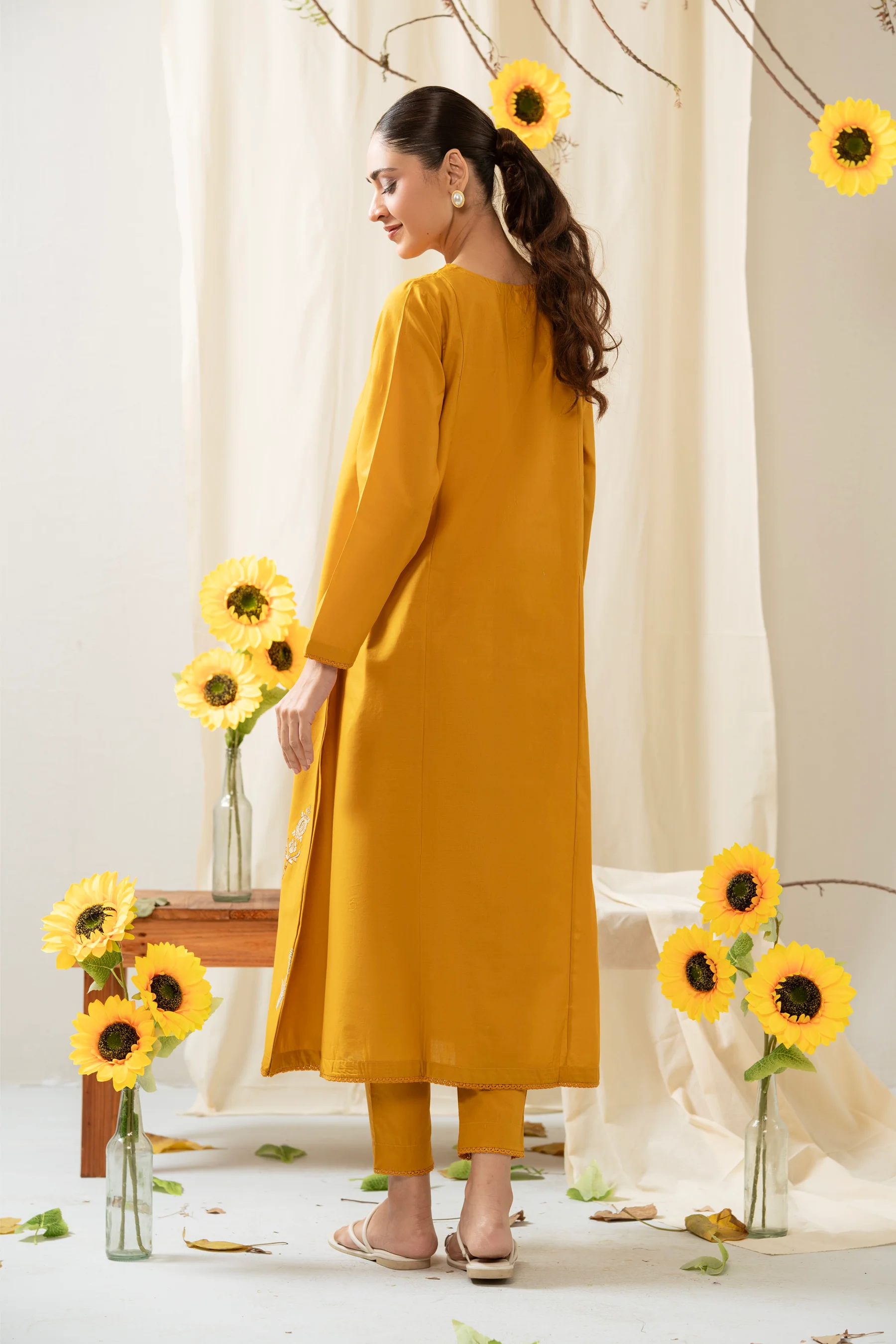 EMBROIDERED CAMBRIC STITCHED 2 PIECE SUIT - Image 5