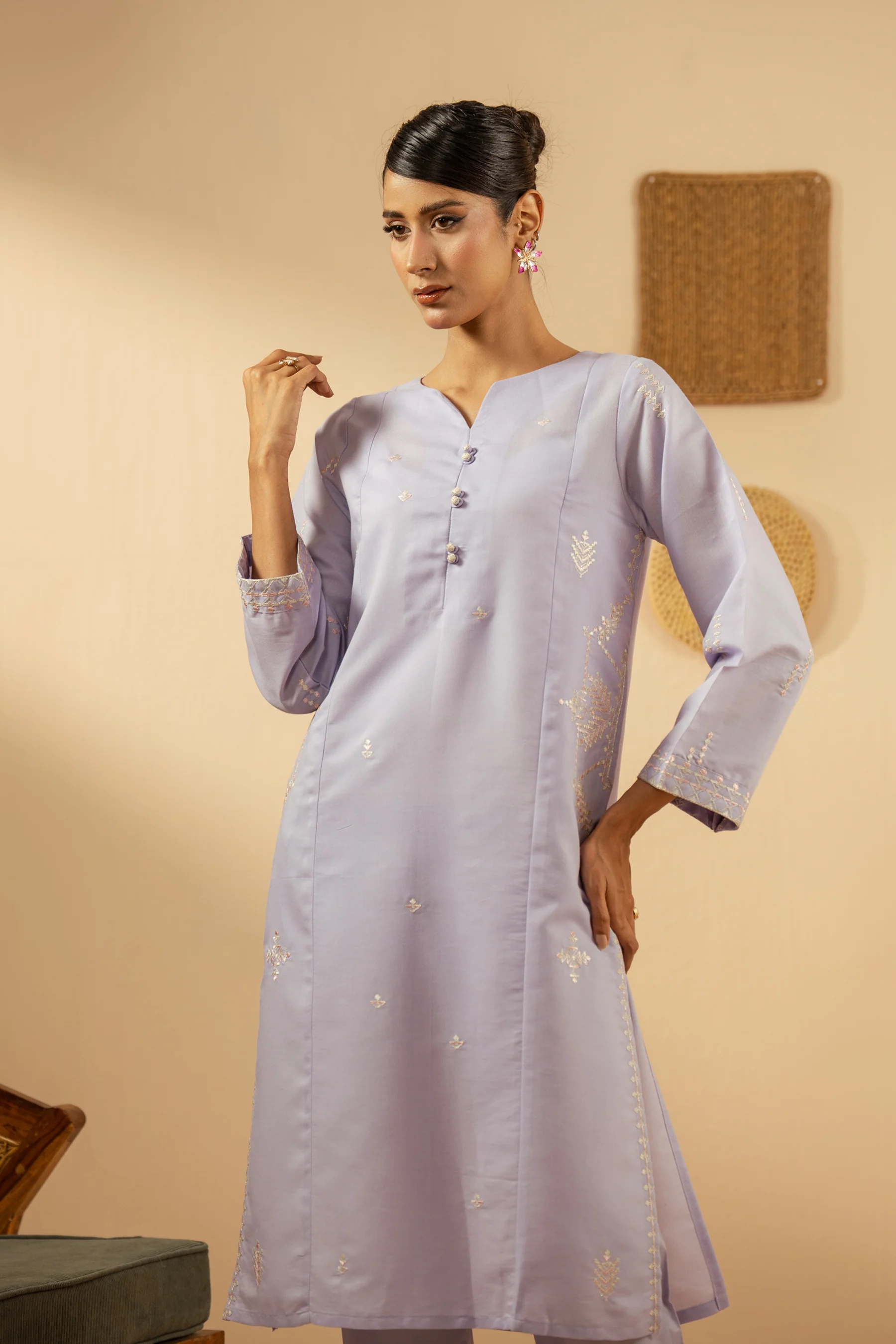 EMBROIDERED CAMBRIC ZARI STITCHED 2 PIECE SUIT - Image 4