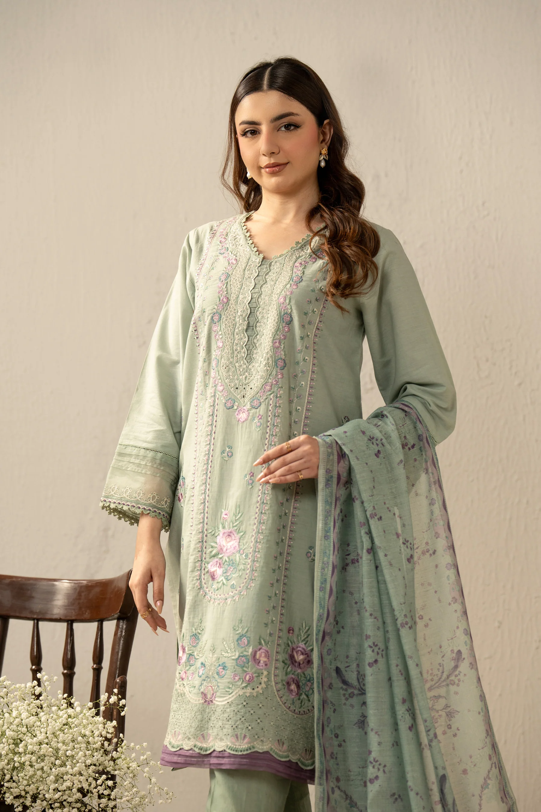 EMBROIDERED CAMBRIC STITCHED 3 PIECE SUIT - Image 5