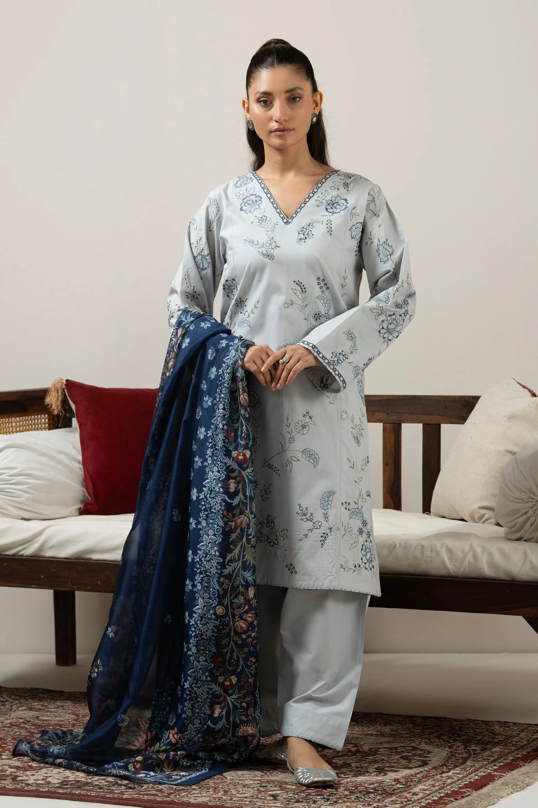 EMBROIDERED CAMBRIC STITCHED 3 PIECE SUIT