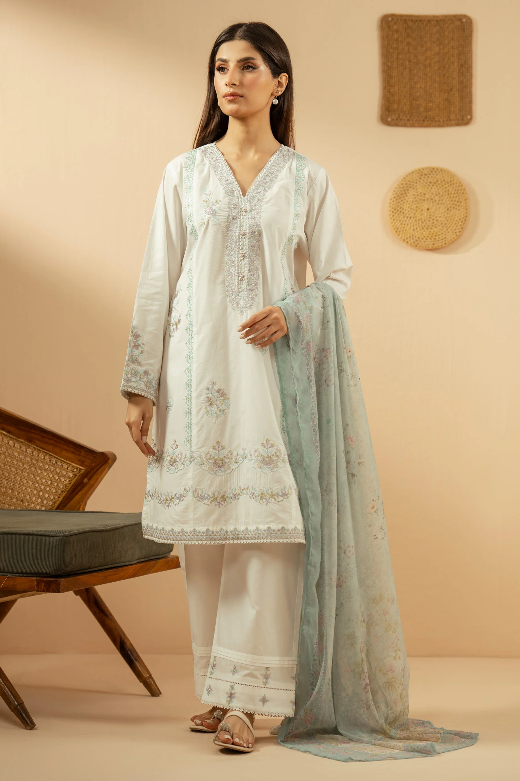 EMBROIDERED CAMBRIC STITCHED 3 PIECE SUIT - Image 6