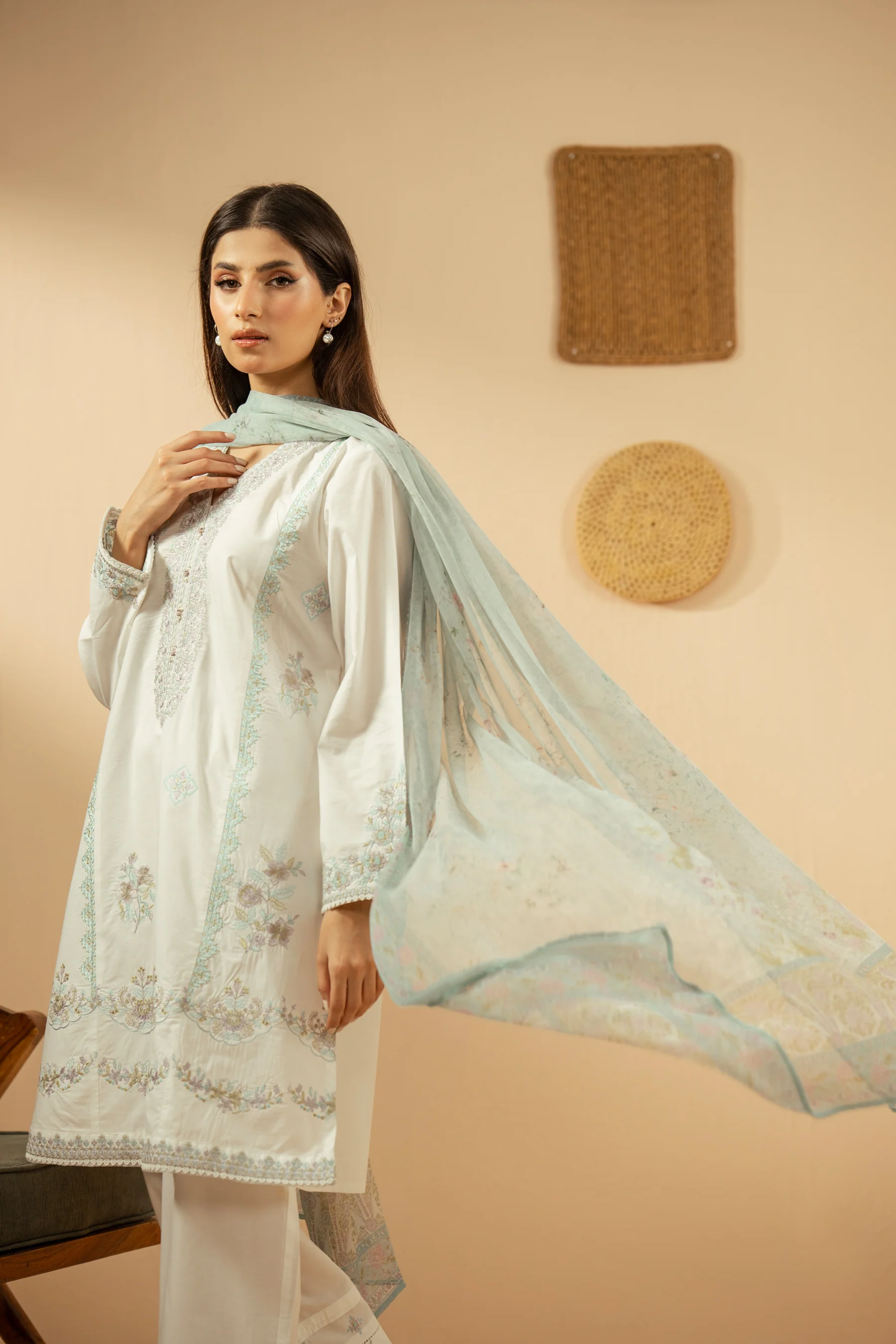 EMBROIDERED CAMBRIC STITCHED 3 PIECE SUIT - Image 9
