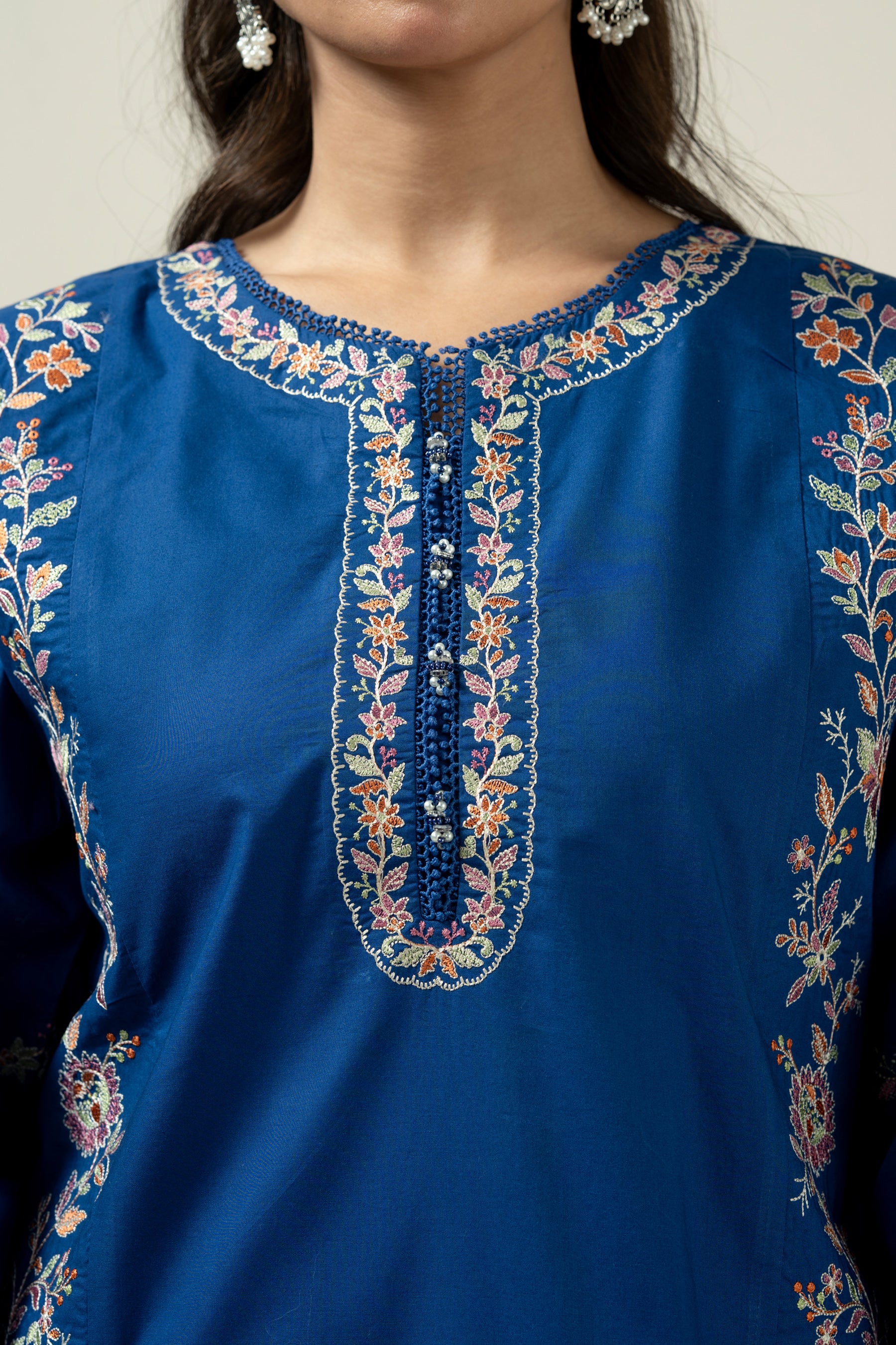 EMBROIDERED CAMBRIC STITCHED 3 PIECE SUIT - Image 2