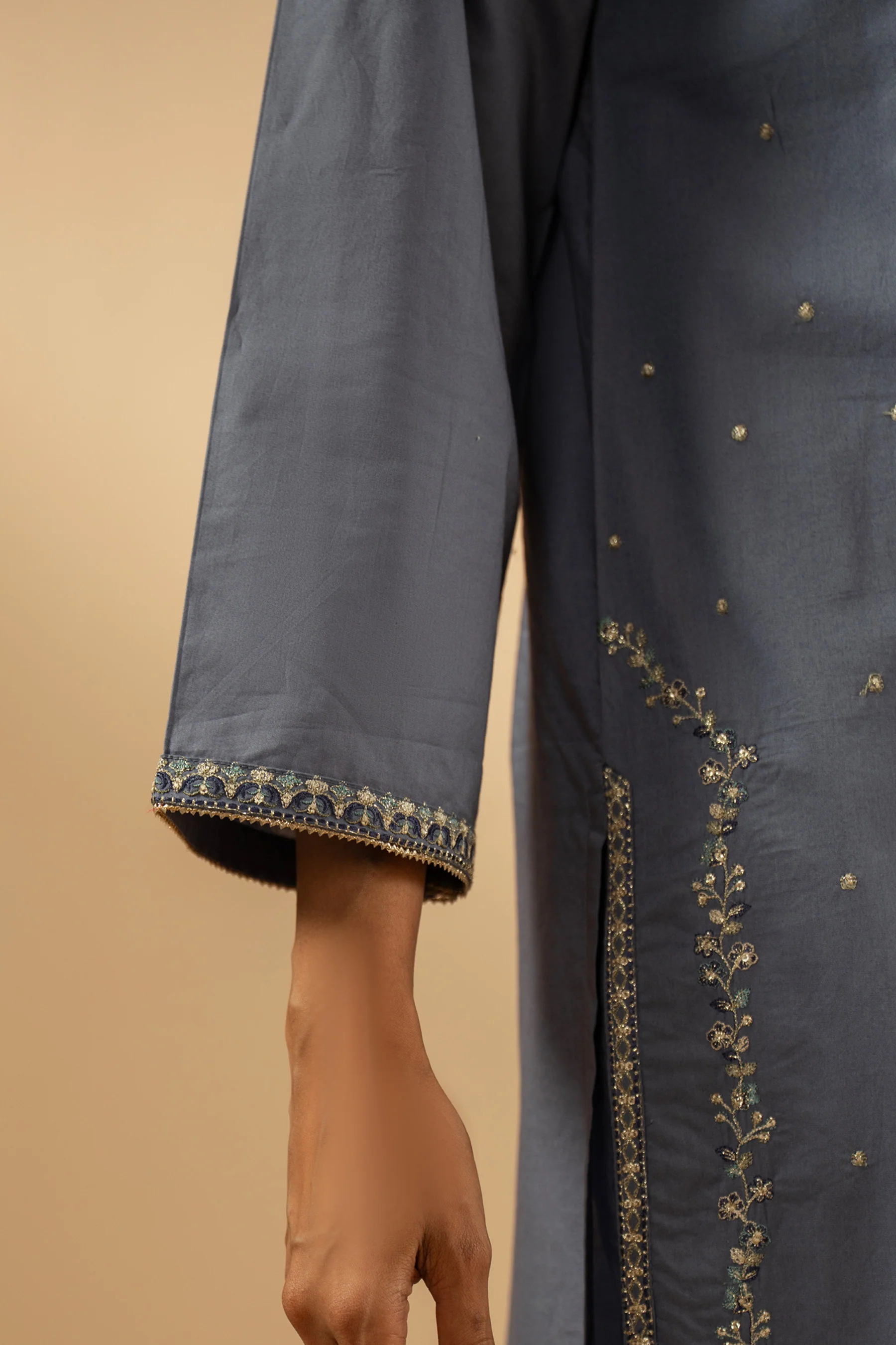 EMBROIDERED CAMBRIC STITCHED 3 PIECE SUIT - Image 3