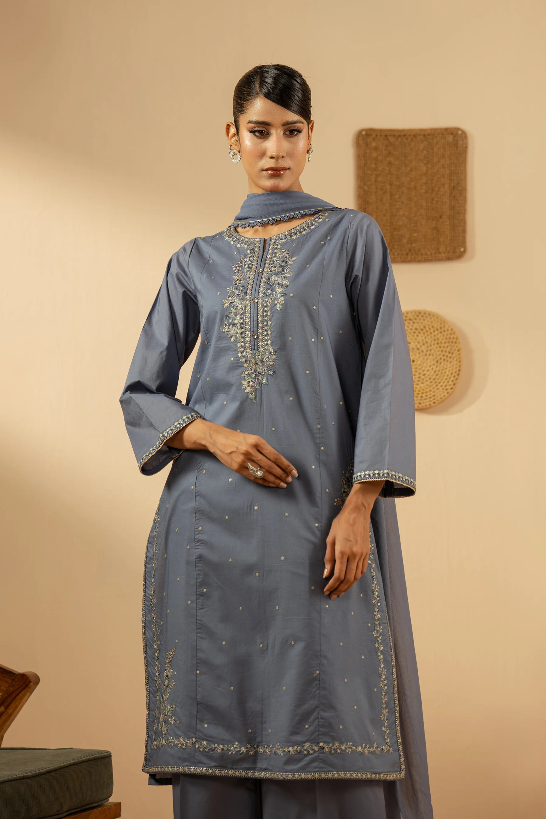 EMBROIDERED CAMBRIC STITCHED 3 PIECE SUIT - Image 6