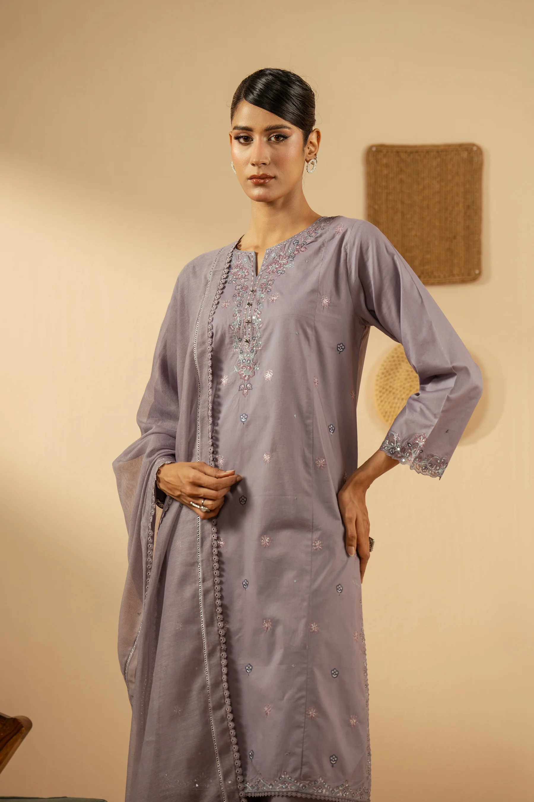 EMBROIDERED CAMBRIC STITCHED 3 PIECE SUIT - Image 4