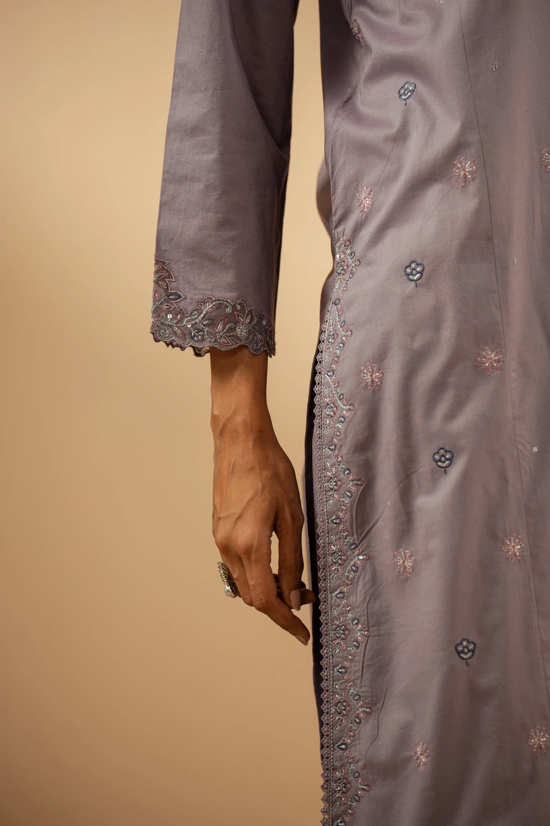 EMBROIDERED CAMBRIC STITCHED 3 PIECE SUIT - Image 6