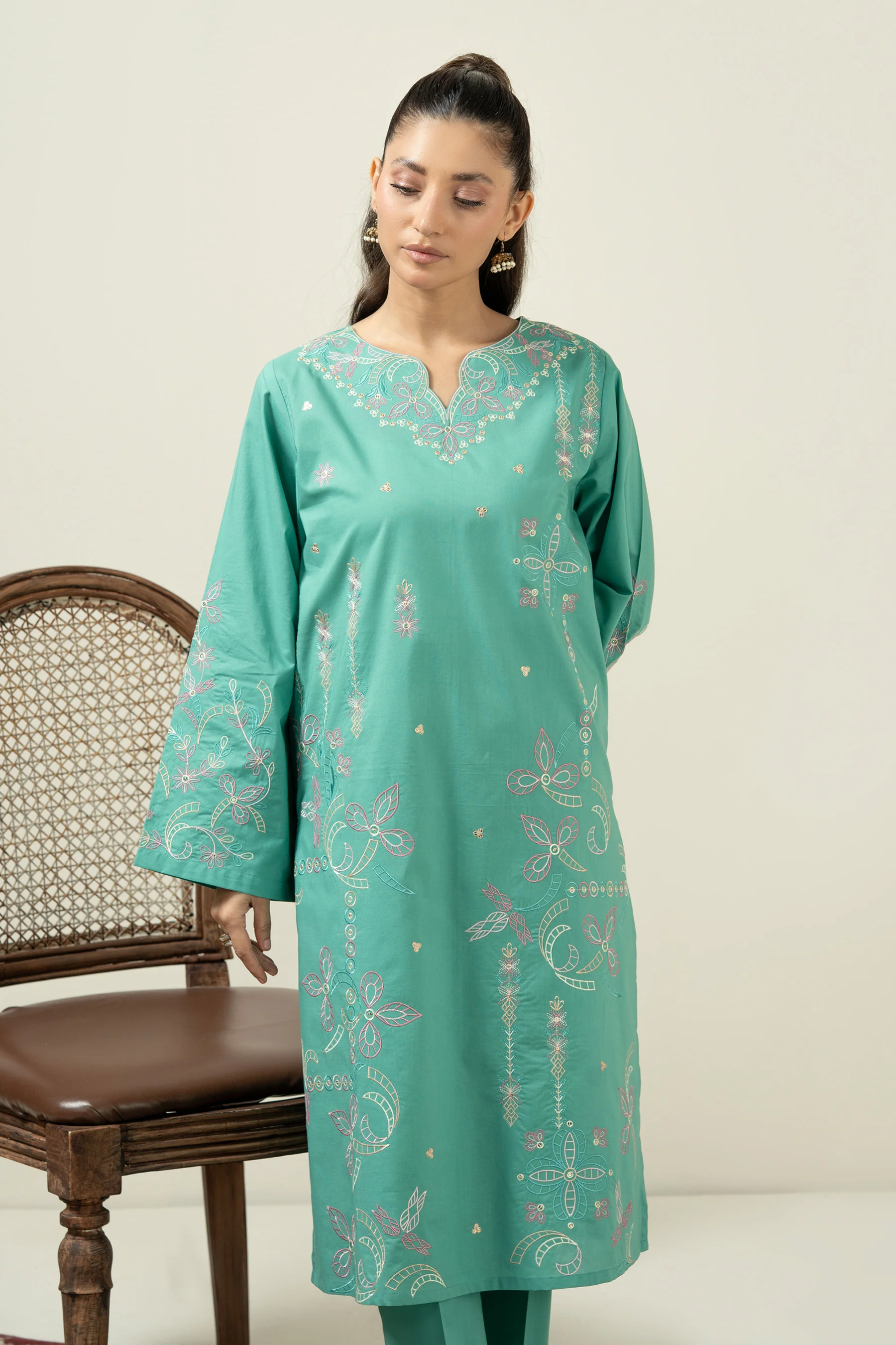 EMBROIDERED CAMBRIC STITCHED 2 PIECE SUIT - Image 5