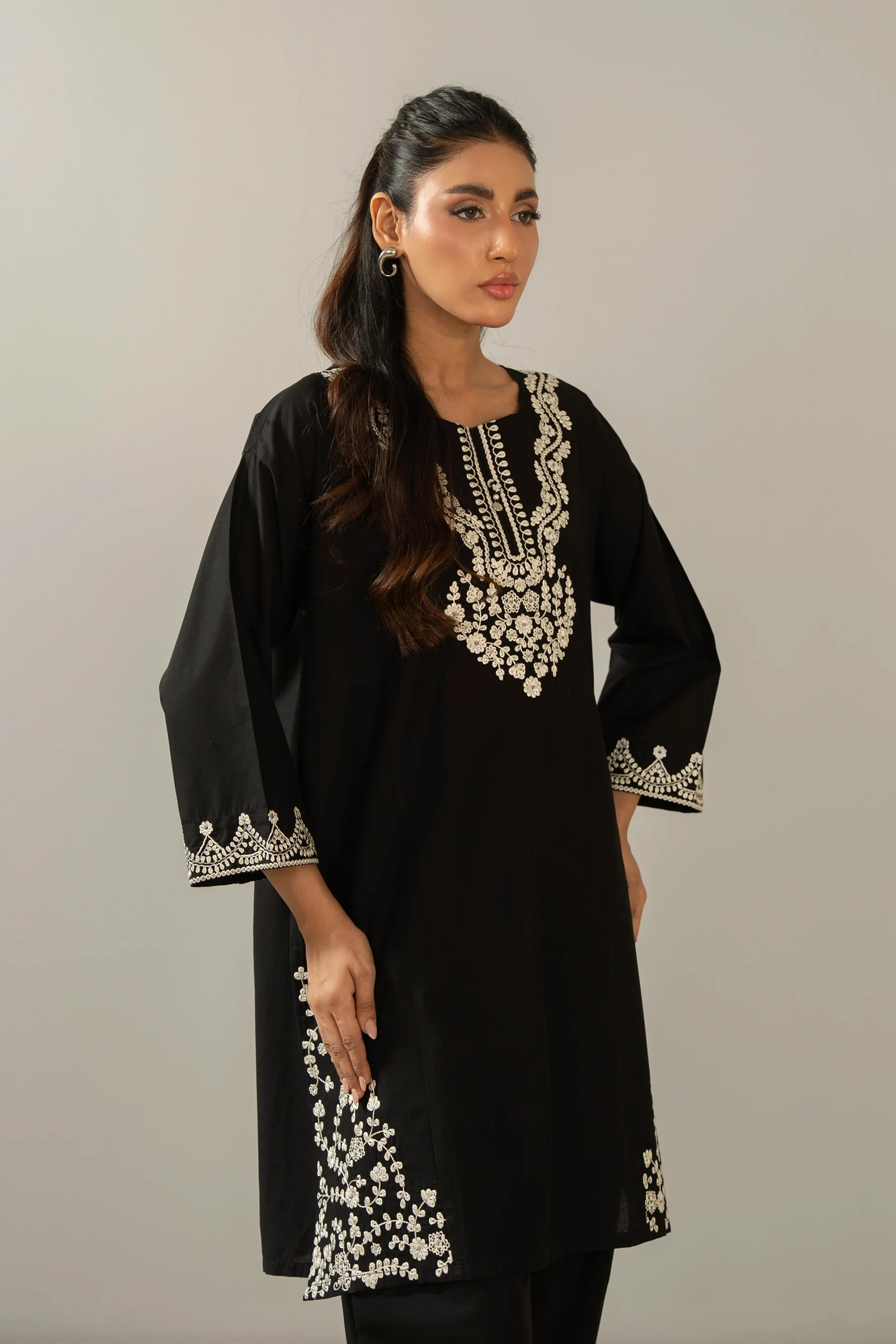EMBROIDERED CAMBRIC STITCHED SHIRT BOTTOM SUIT - Image 4