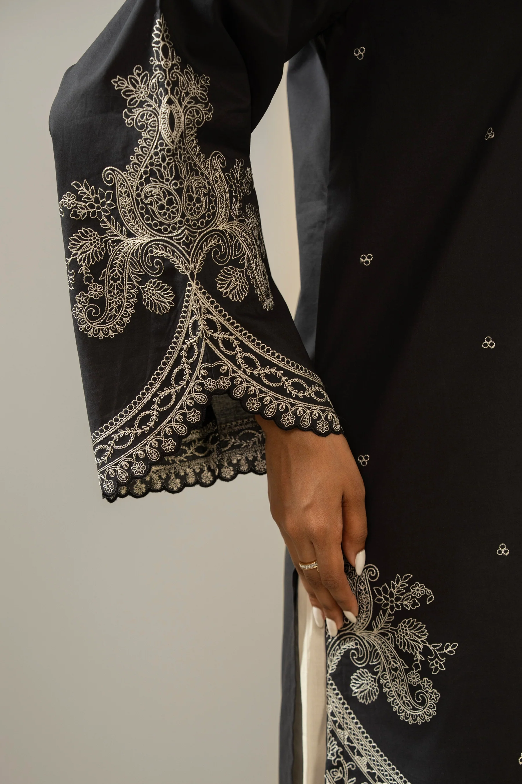 EMBROIDERED CAMBRIC STITCHED SHIRT BOTTOM SUIT - Image 2