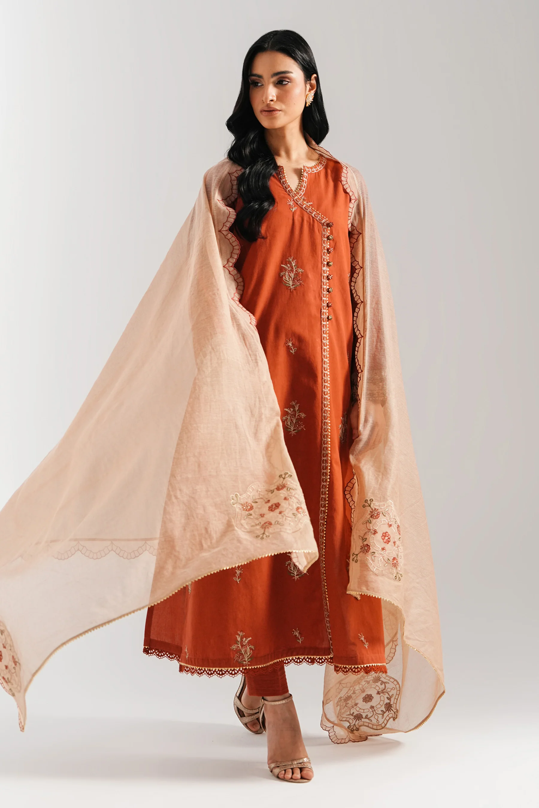 EMBROIDERED CAMBRIC STITCHED 3 PIECE SUIT (FACTORY E-OUTLET) - Image 4