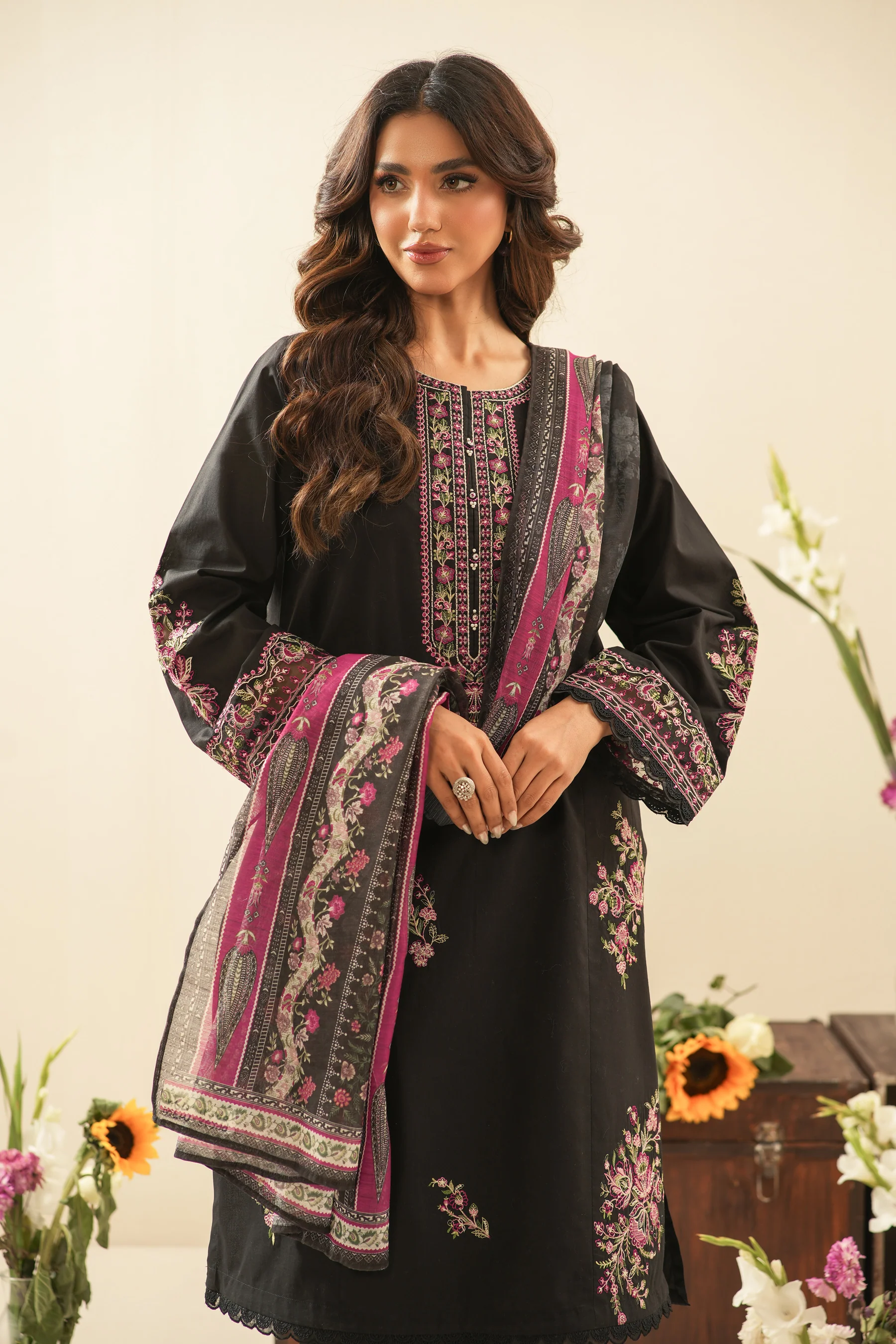 EMBROIDERED CAMBRIC UNSTITCHED 3 PIECE SUIT - Image 6