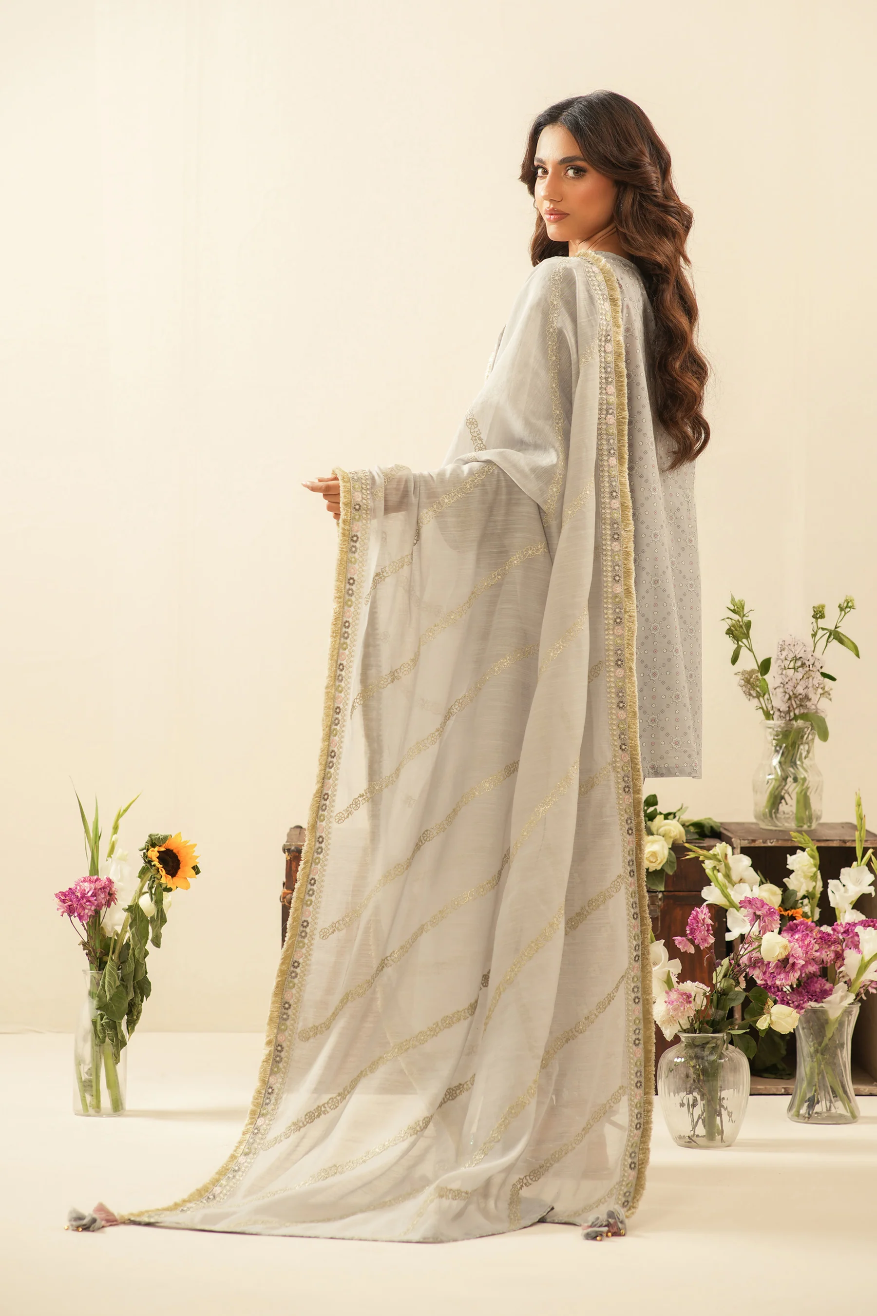 EMBROIDERED CAMBRIC UNSTITCHED 3 PIECE SUIT - Image 7