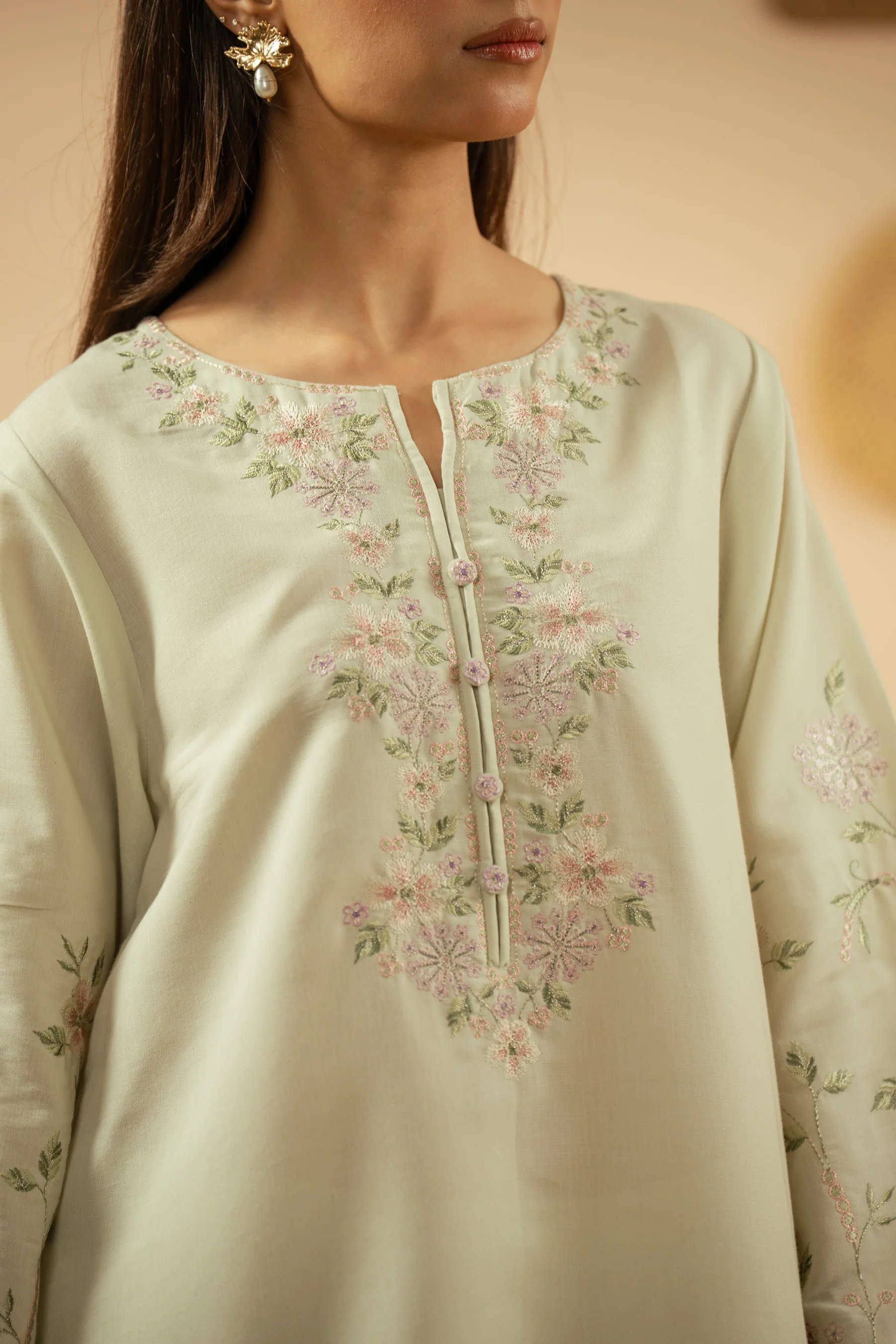 EMBROIDERED CAMBRIC ZARI STITCHED 2 PIECE SUIT - Image 2