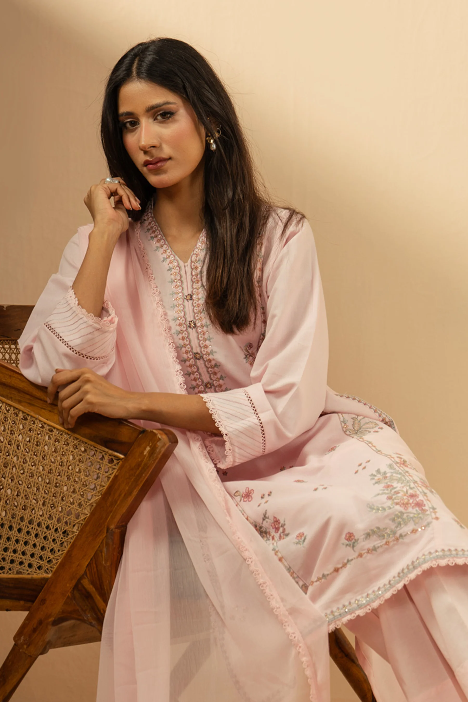 EMBROIDERED CAMBRIC ZARI STITCHED 3 PIECE SUIT - Image 3