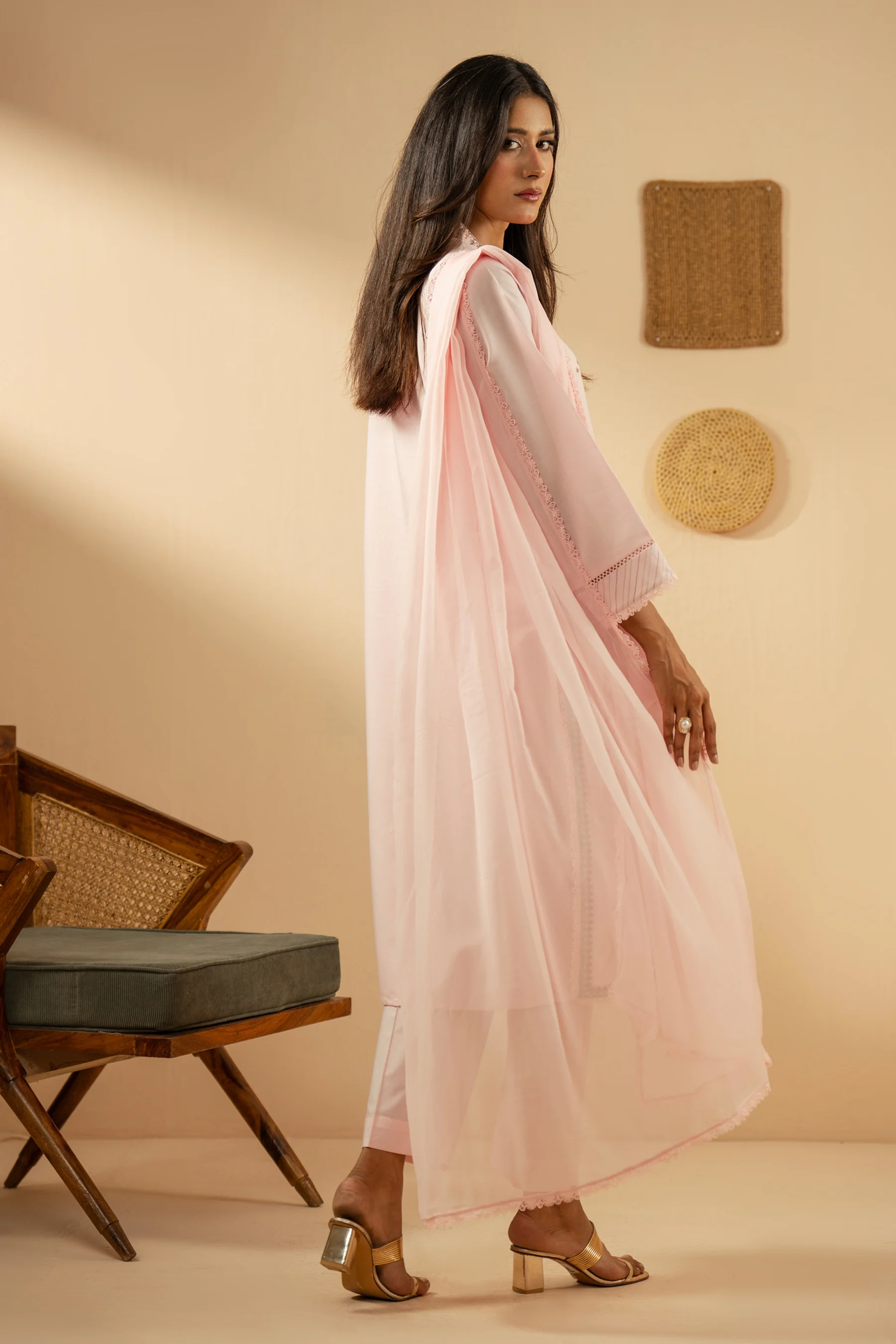 EMBROIDERED CAMBRIC ZARI STITCHED 3 PIECE SUIT - Image 4