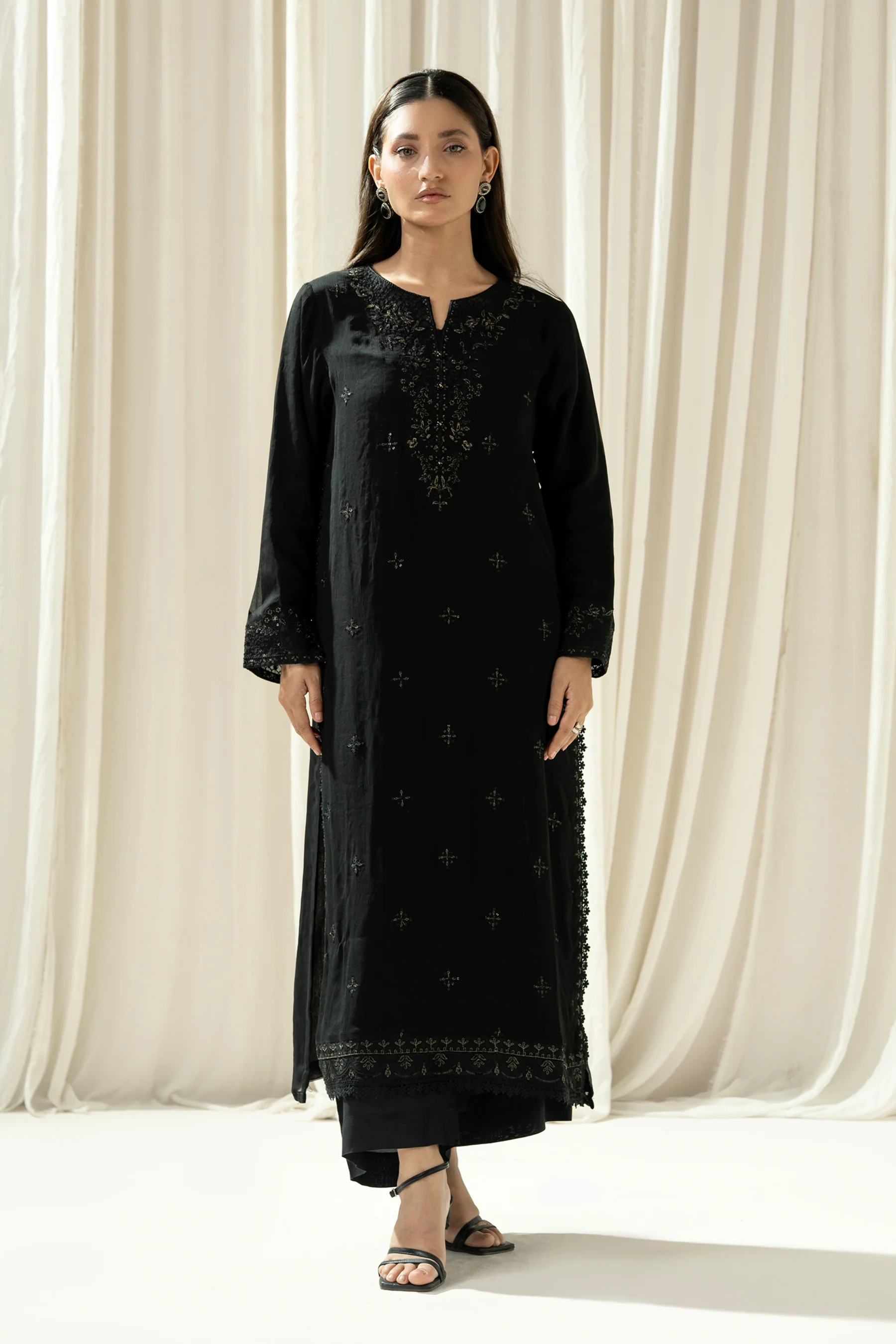 EMBROIDERED CHIFFON STITCHED 3 PIECE SUIT - Image 4