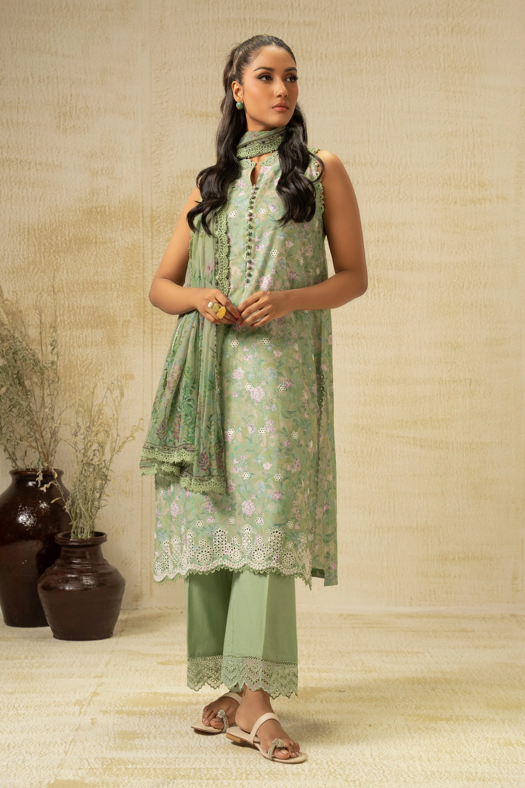 EMBROIDERED CHIKANKARI UNSTITCHED 3 PIECE SUIT