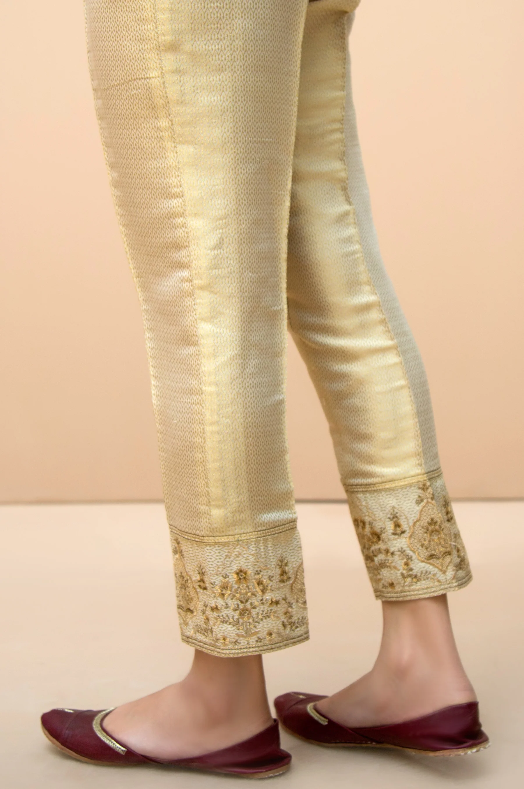 Embroidered cigarette Pants  - Golden - Image 2