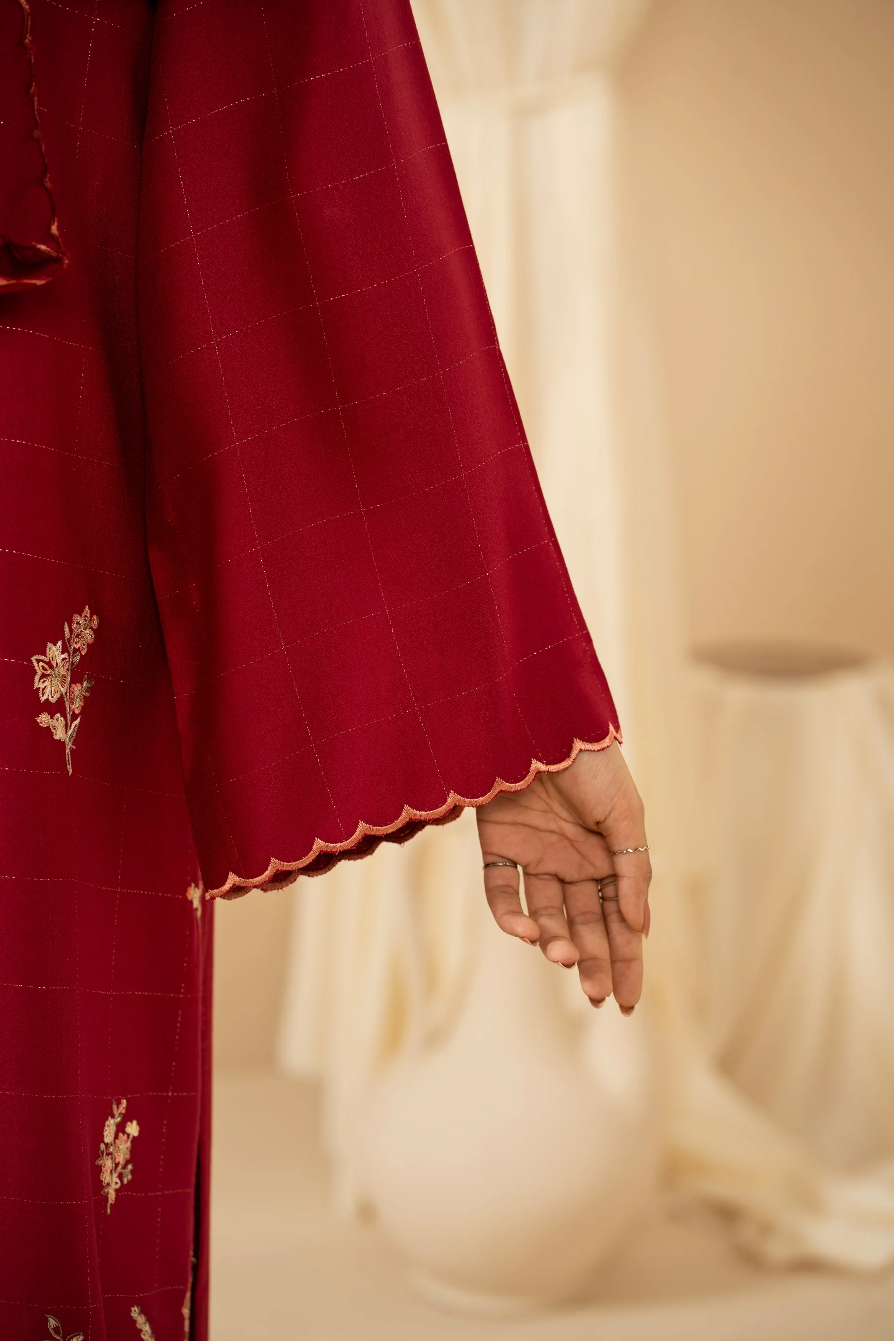 EMBROIDERED CREPE LUREX STITCHED 2-PIECE SUIT - Image 5