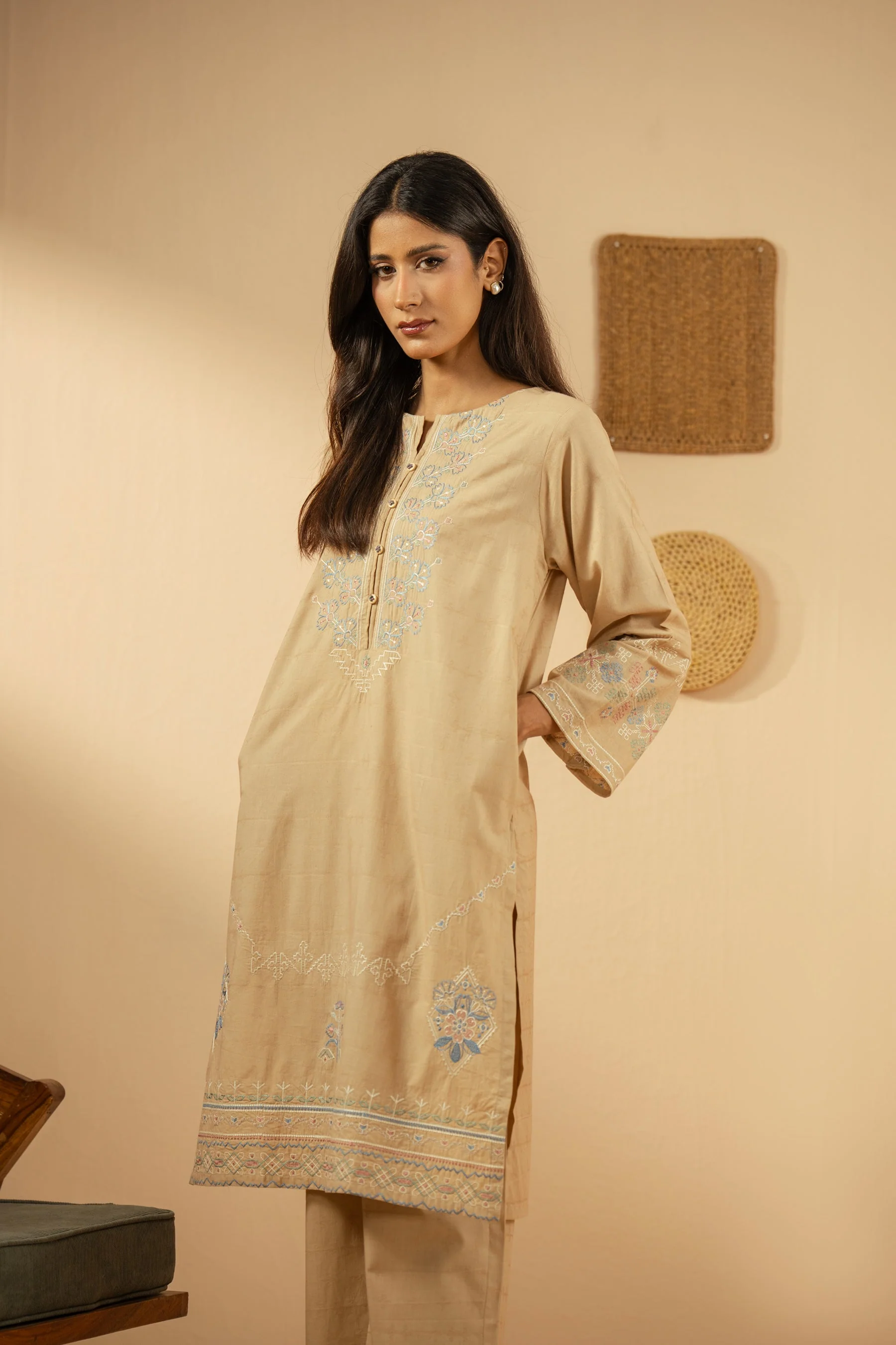 EMBROIDERED JACQUARD STITCHED 2 PIECE SUIT (FACTORY E-OUTLET) - Image 5