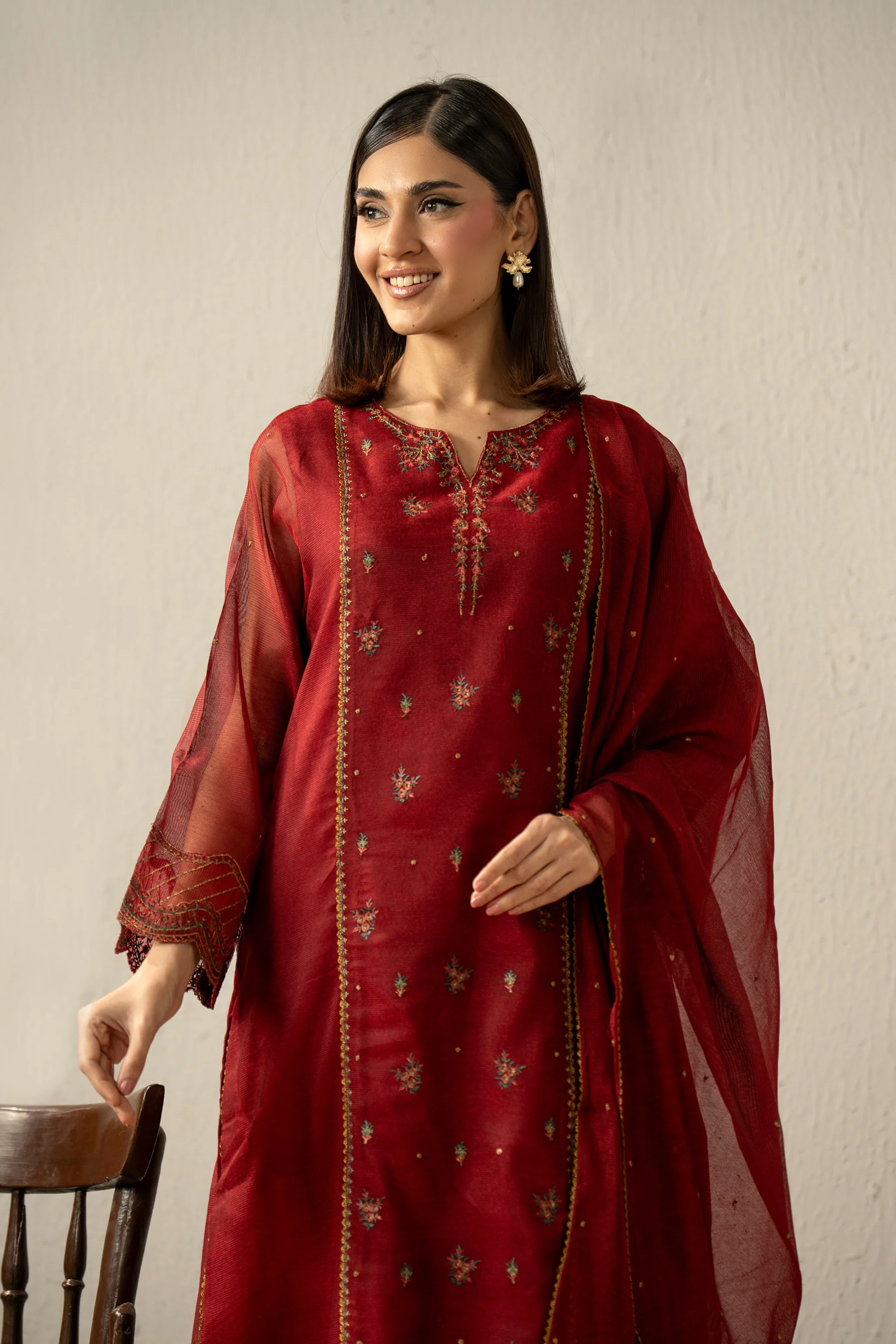 EMBROIDERED KHAADI NET STITCHED 3 PIECE SUIT (FACTORY E-OUTLET) - Image 4