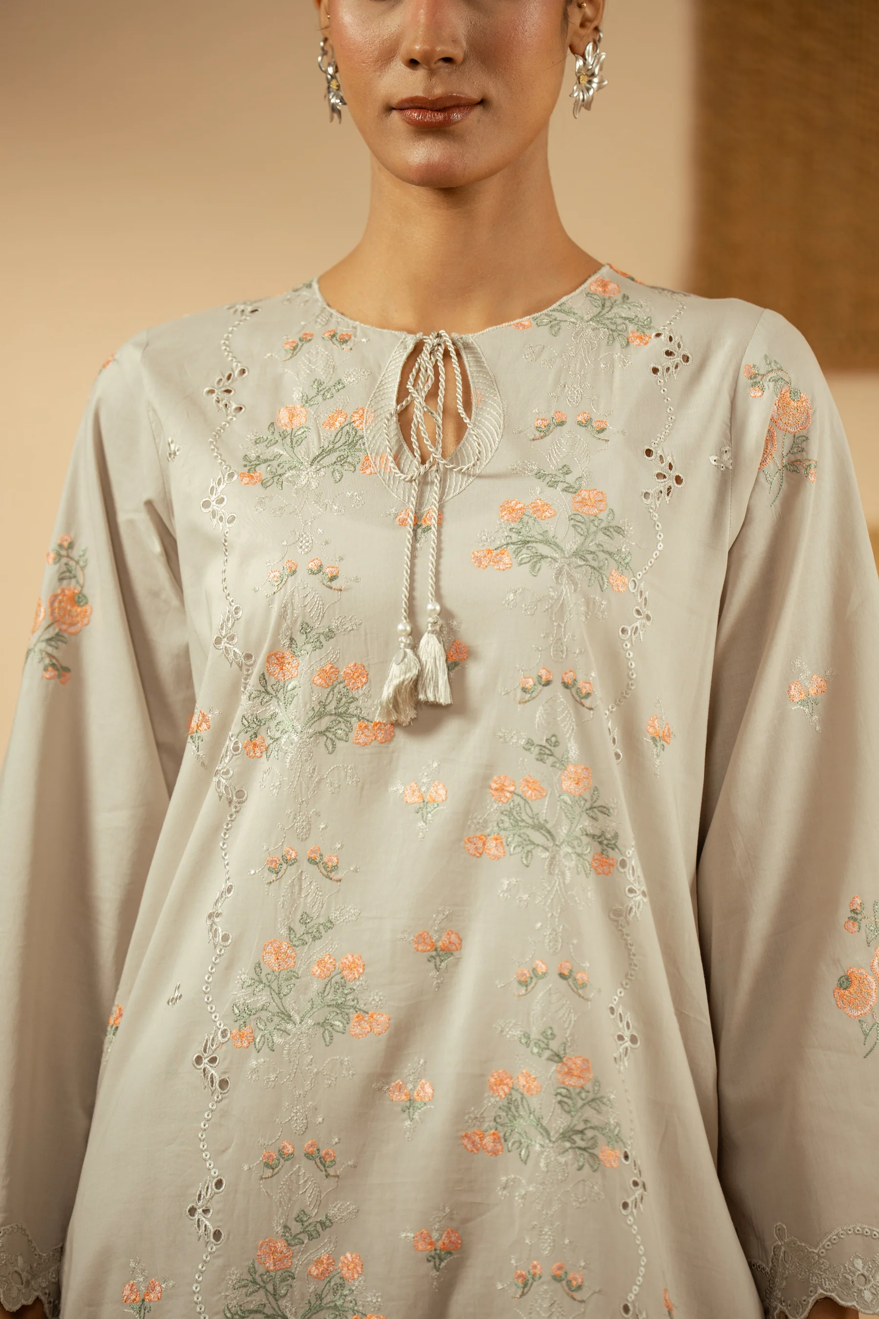 EMBROIDERED LAWN STITCHED 3 PIECE SUIT (FACTORY E-OUTLET) - Image 2