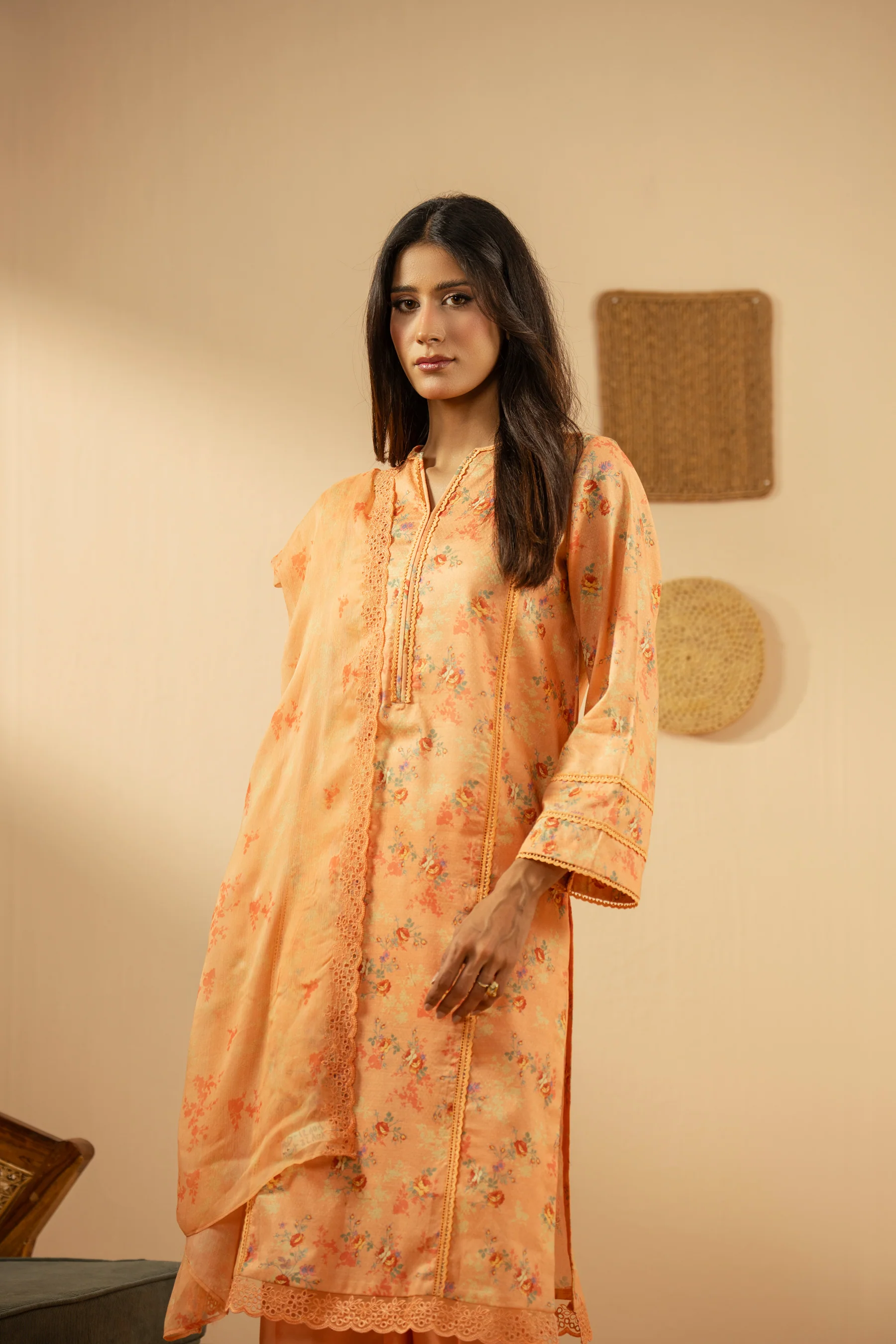 EMBROIDERED LAWN UNSTITCHED 3 PIECE SUIT - Image 4