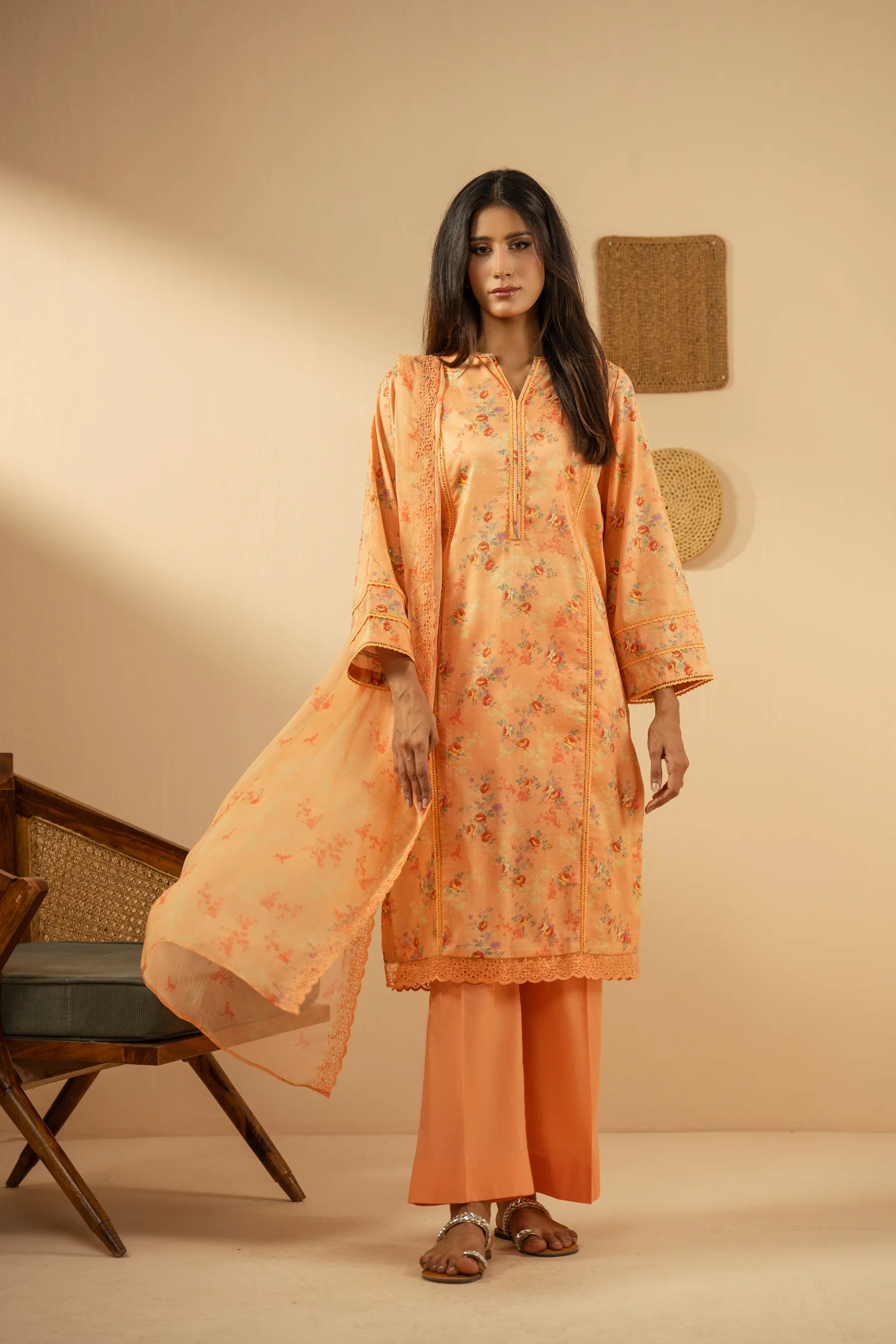 EMBROIDERED LAWN UNSTITCHED 3 PIECE SUIT - Image 5