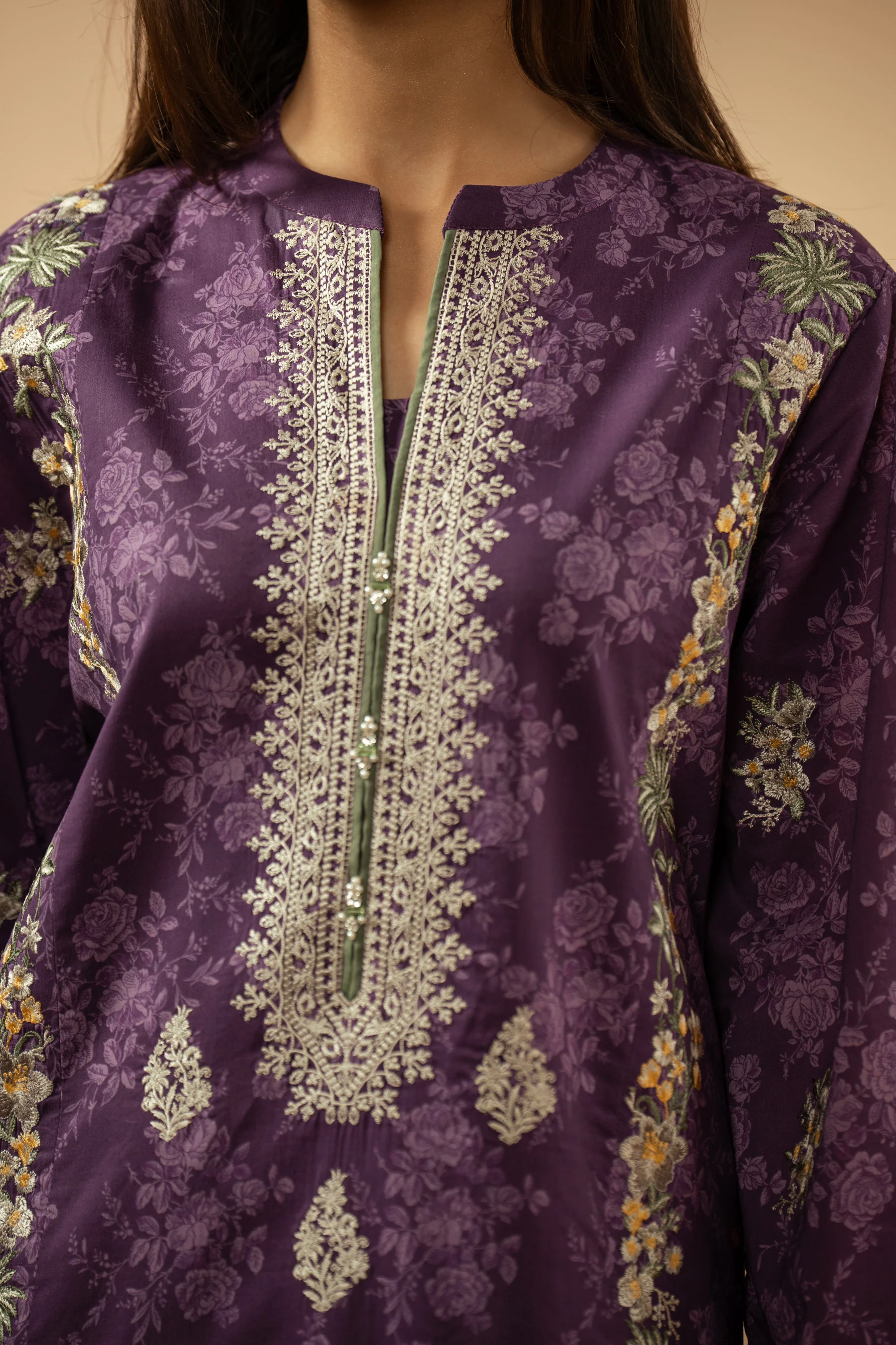 EMBROIDERED LAWN UNSTITCHED 3 PIECE SUIT - Image 2