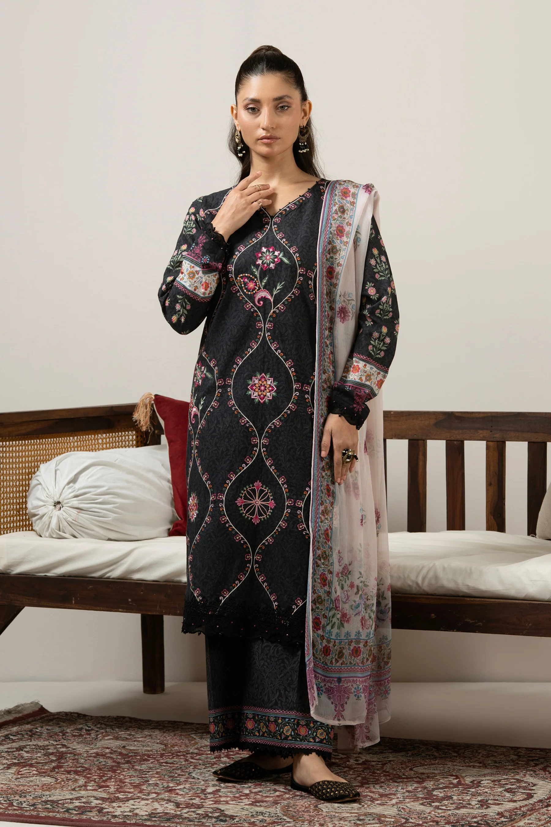 EMBROIDERED LAWN UNSTITCHED 3 PIECE SUIT