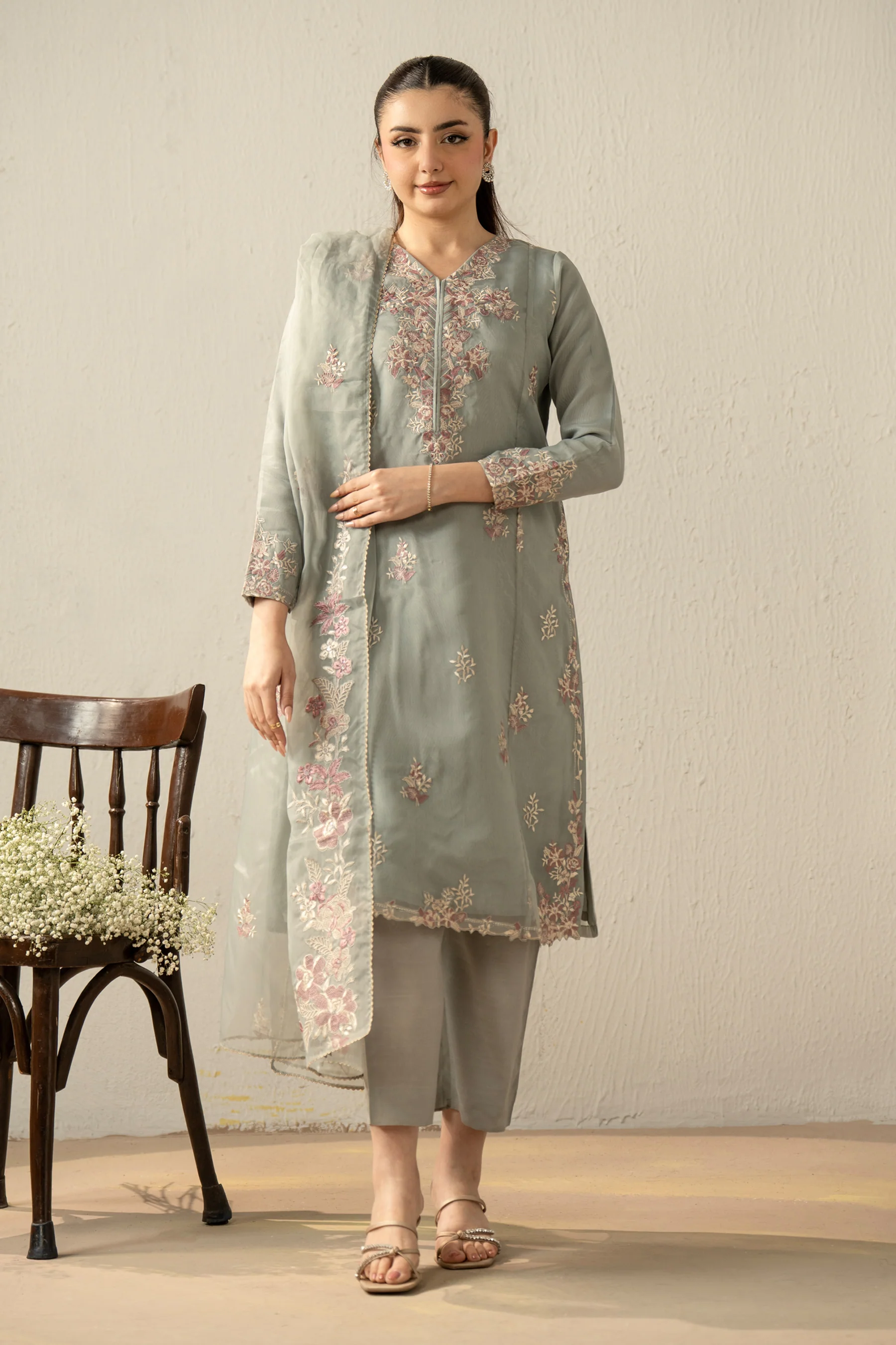 EMBROIDERED ORGANZA STITCHED 3 PIECE SUIT (FACTORY E-OUTLET)