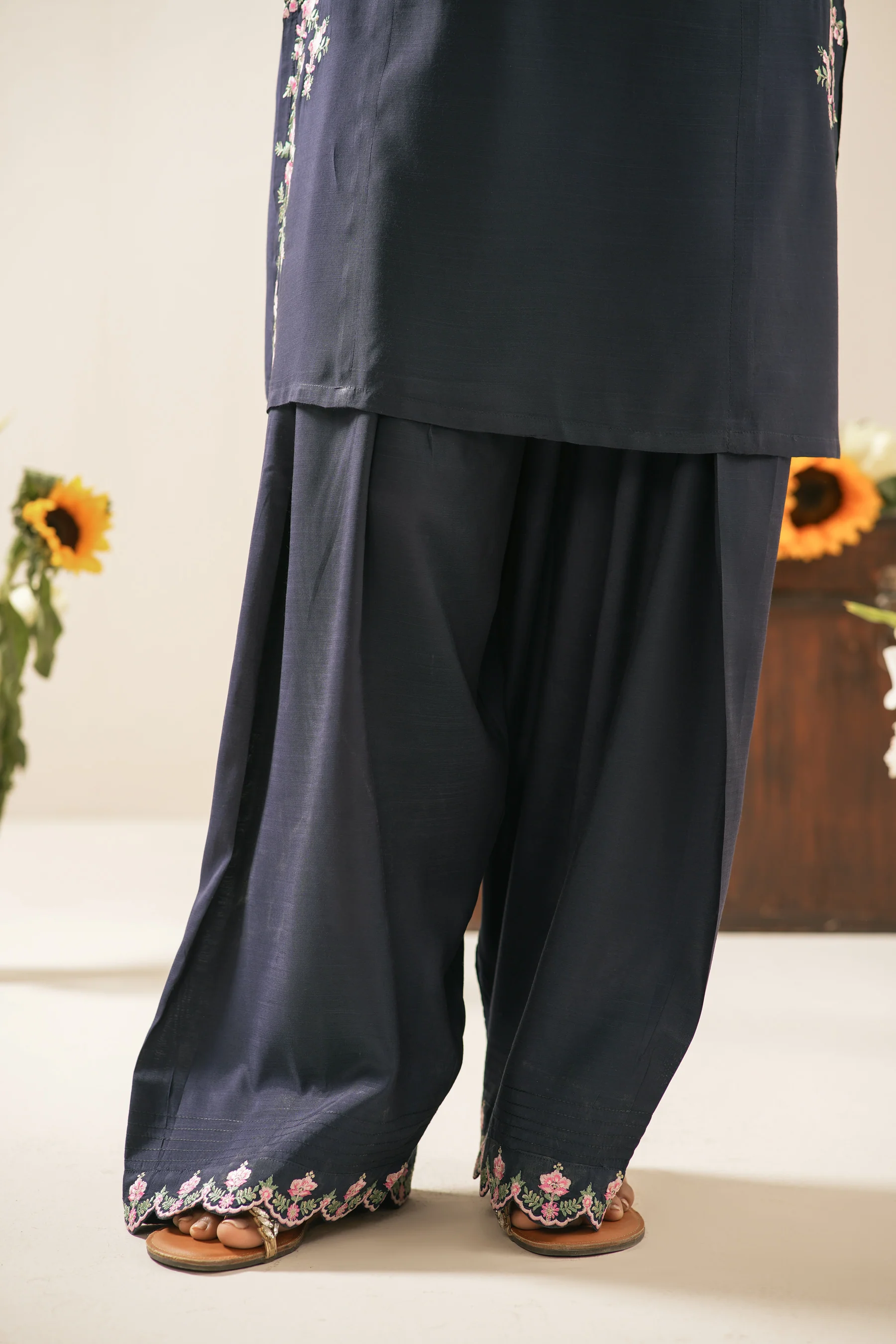 EMBROIDERED RAW SILK STITCHED 3 PIECE SUIT - Image 6