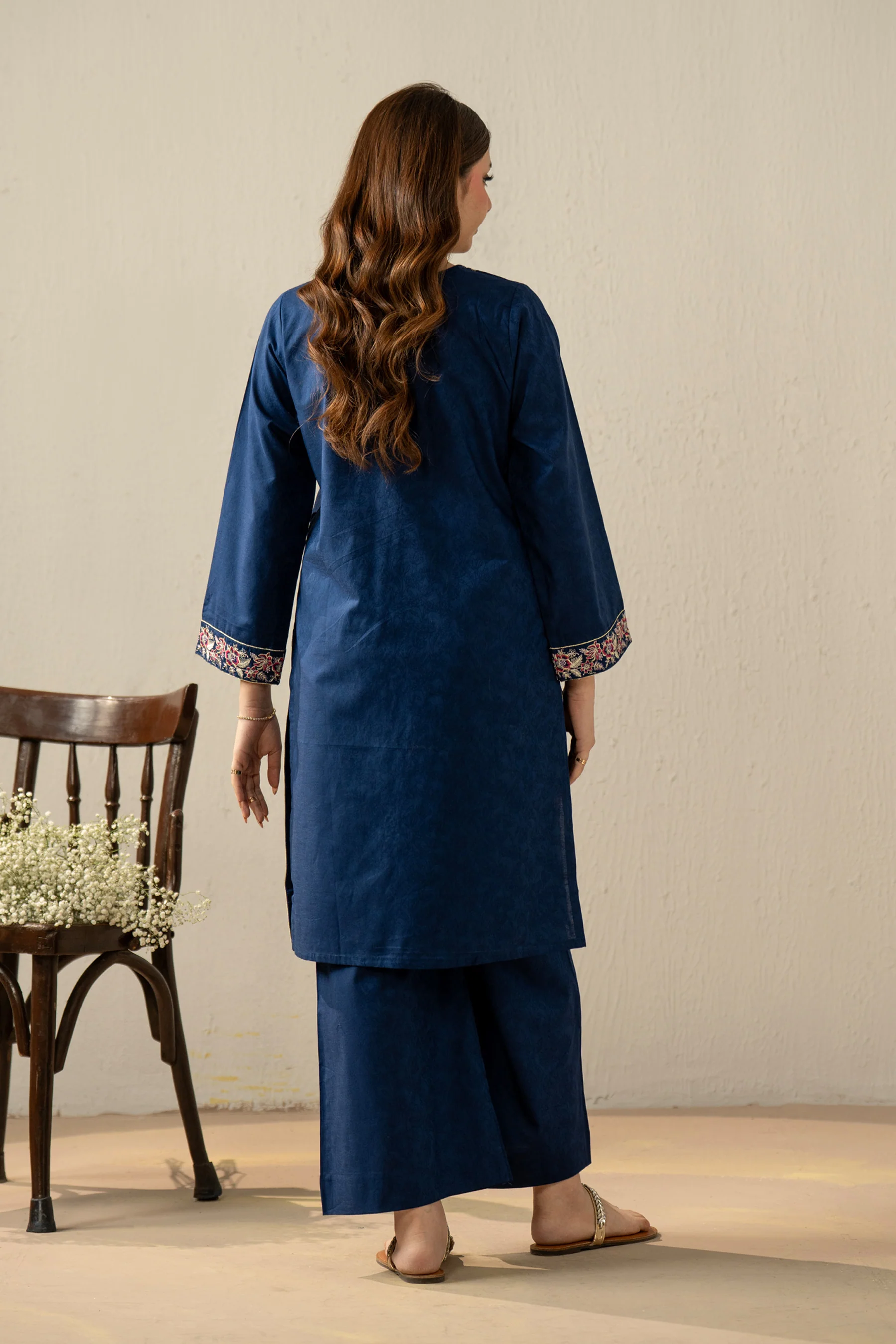 EMBROIDERED SELF JACQUARD STITCHED 2 PIECE SUIT - Image 3