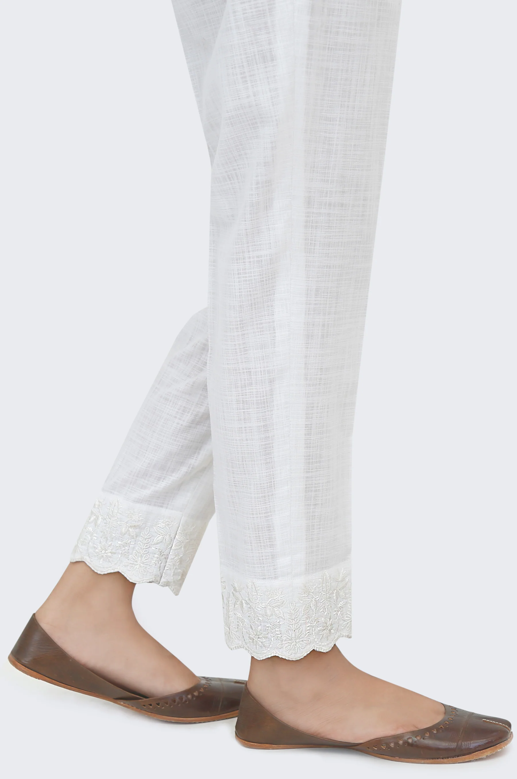 Embroidered Slub Cigarette Pants - White - Image 3