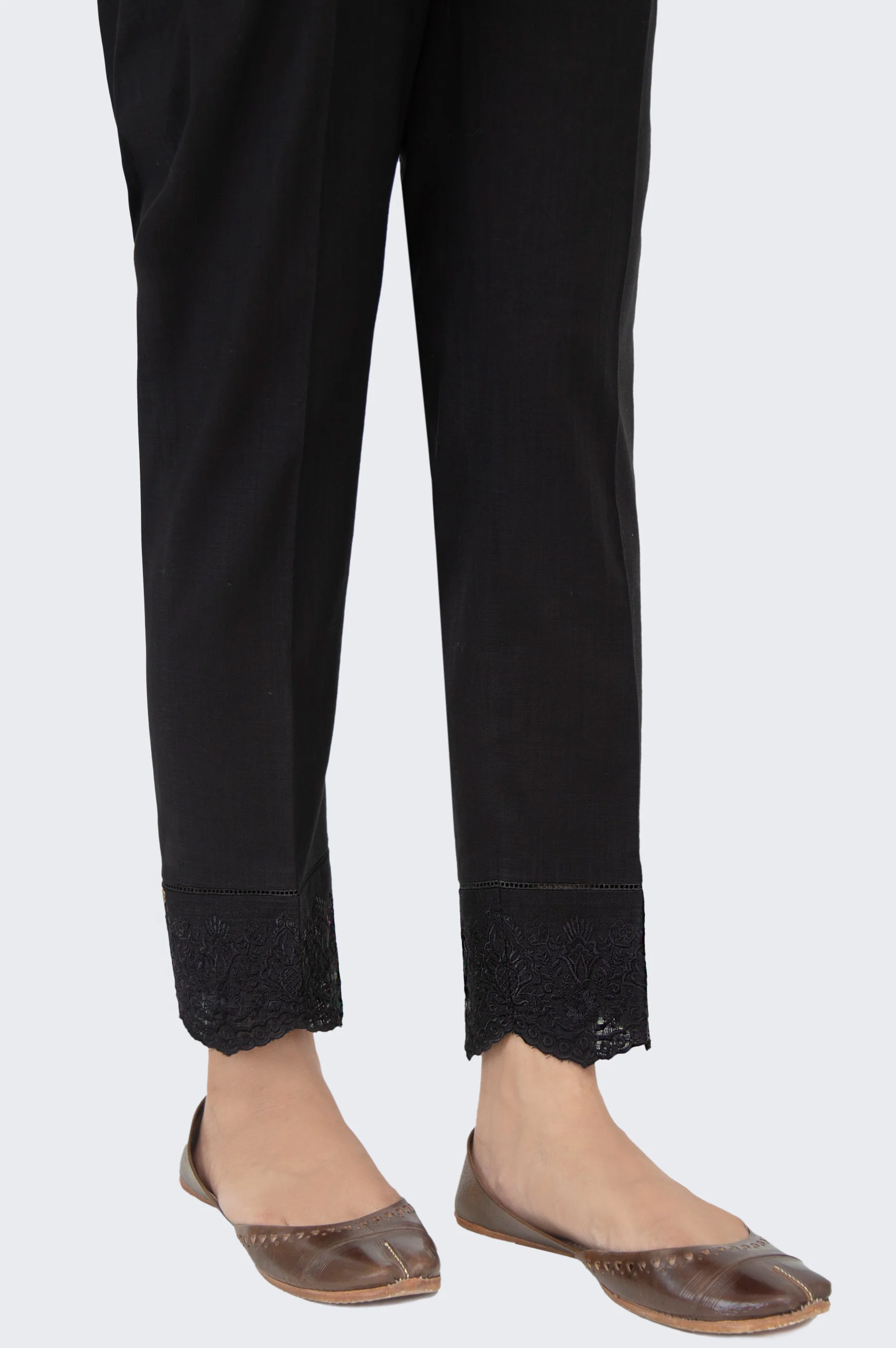 Embroidered Slub Cigarette Pants - Black - Image 3