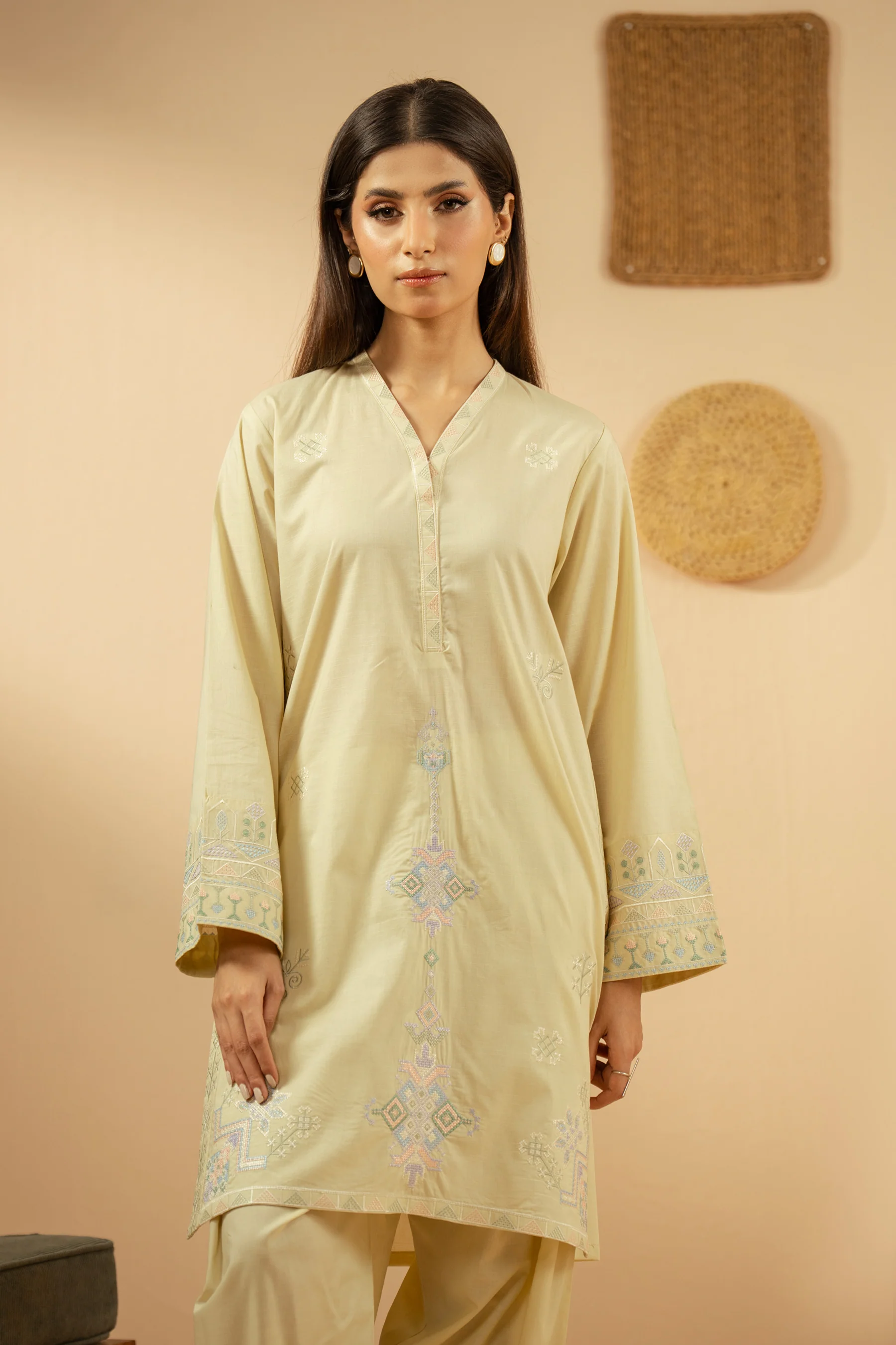 EMBROIDERED SLUB LAWN STITCHED 2 PIECE SUIT - Image 3