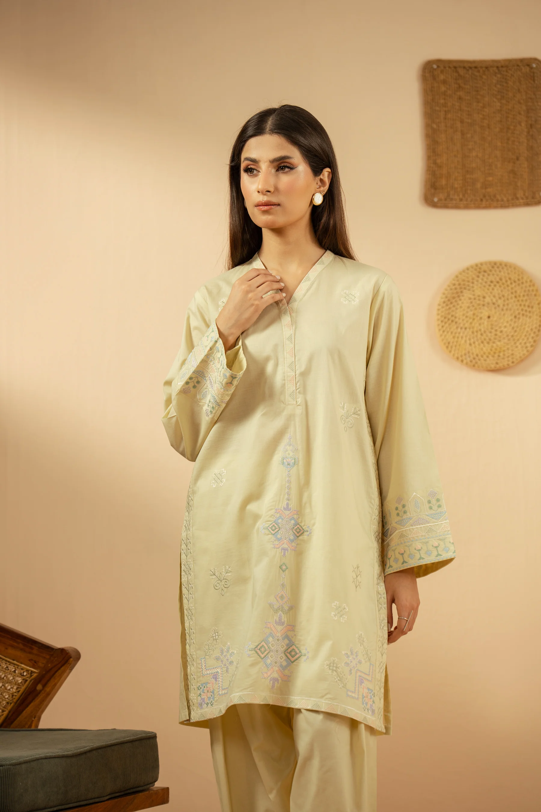 EMBROIDERED SLUB LAWN STITCHED 2 PIECE SUIT - Image 8
