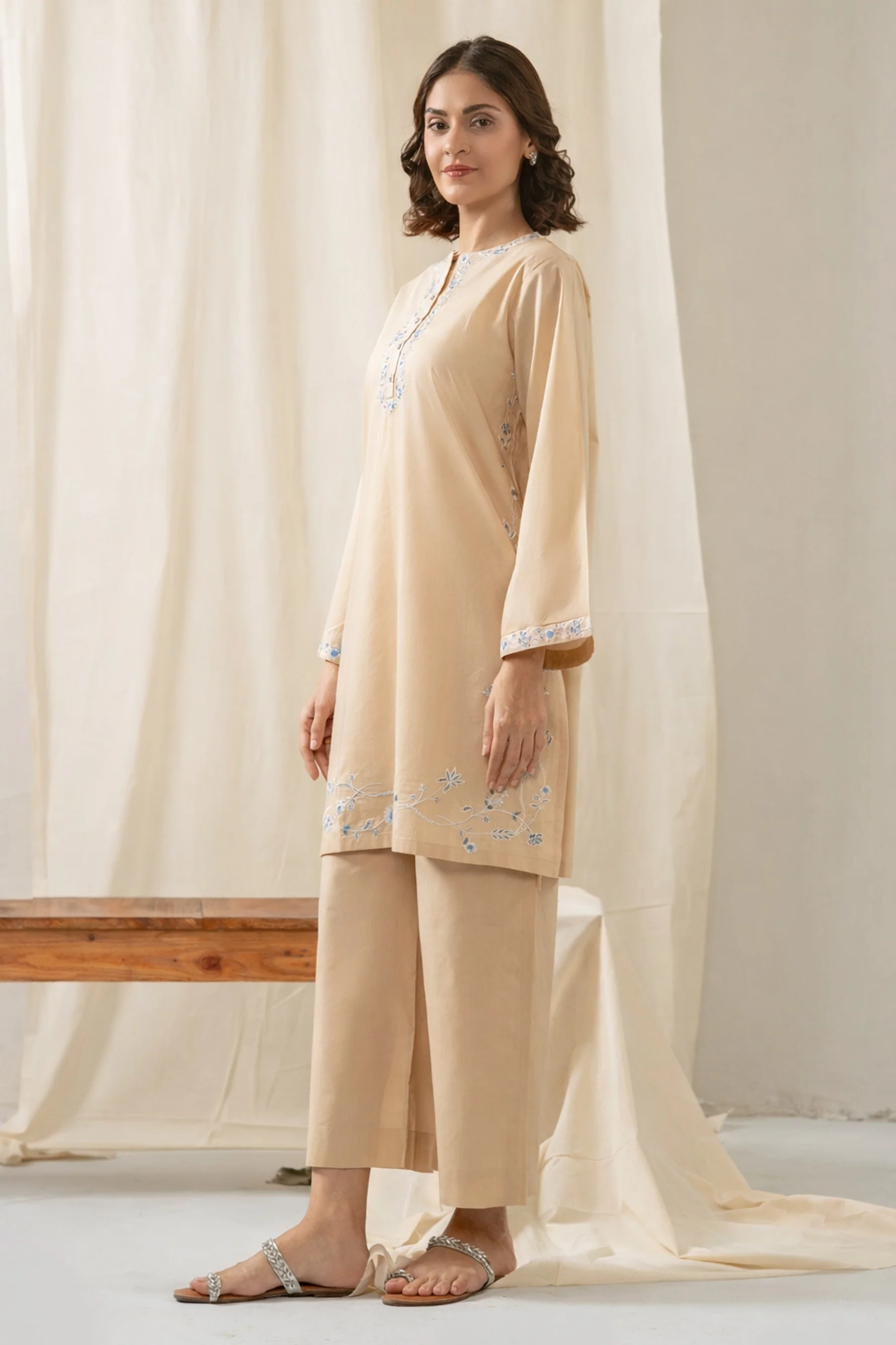 EMBROIDERED SLUB STITCHED 2 PIECE SUIT - Image 5