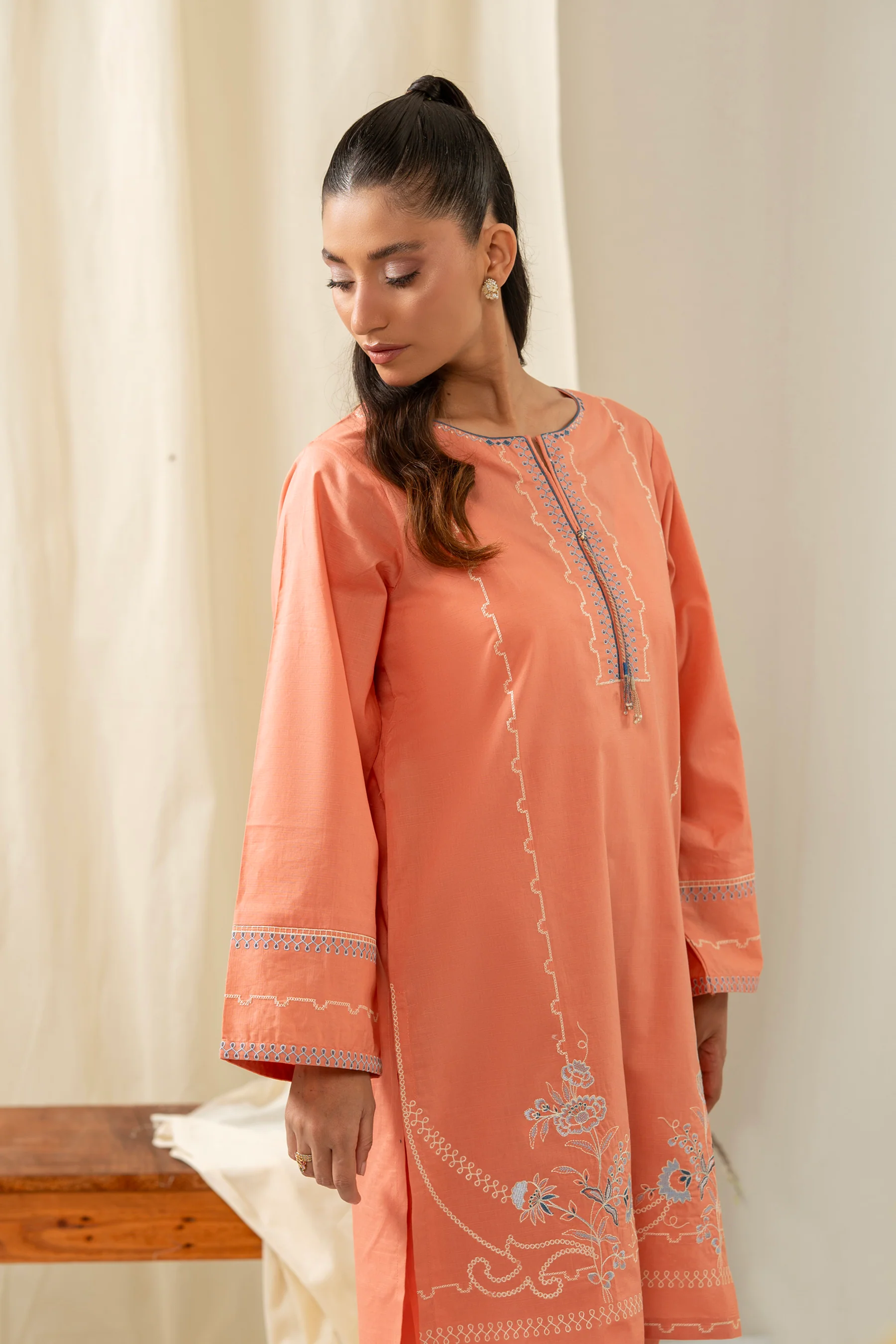 EMBROIDERED SLUB STITCHED 2 PIECE SUIT - Image 5