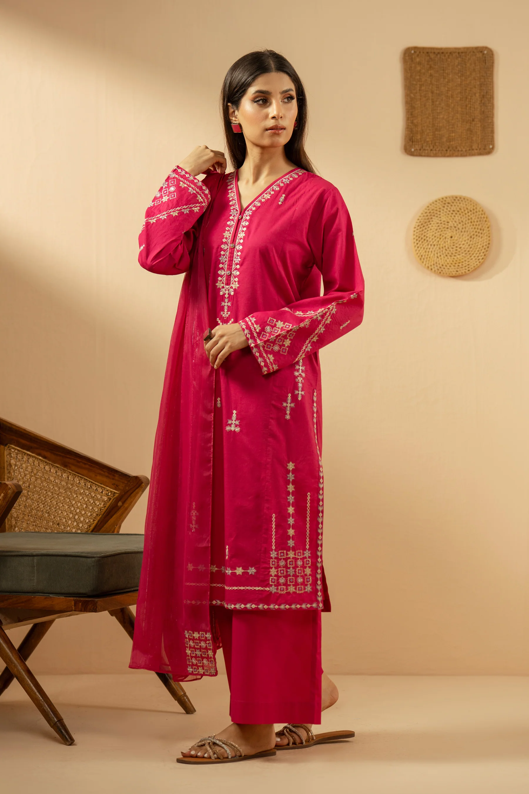 EMBROIDERED SLUB STITCHED 3 PIECE SUIT (FACTORY E-OUTLET)