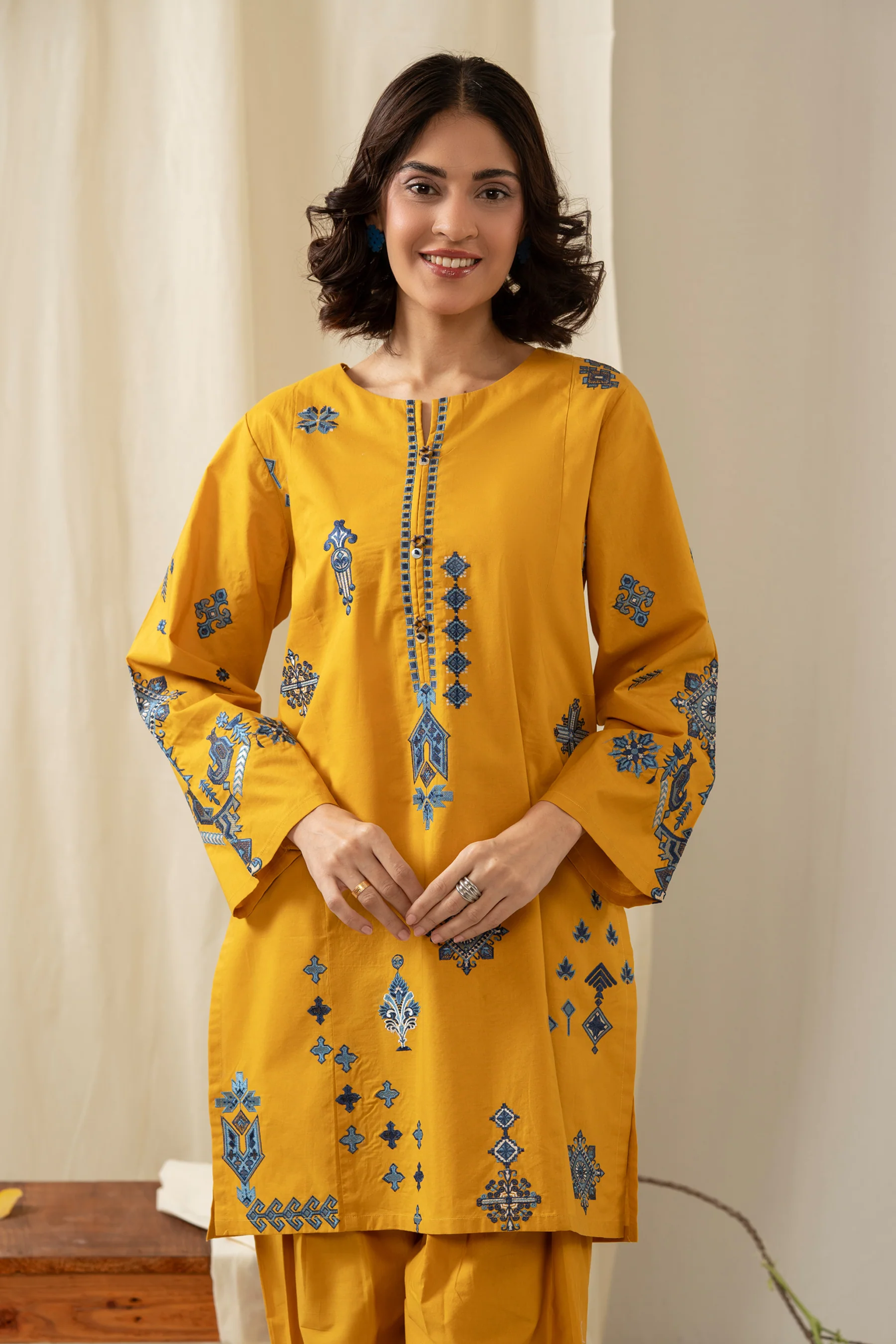 STITCHED EMBROIDERED CAMBRIC SUIT - Image 3