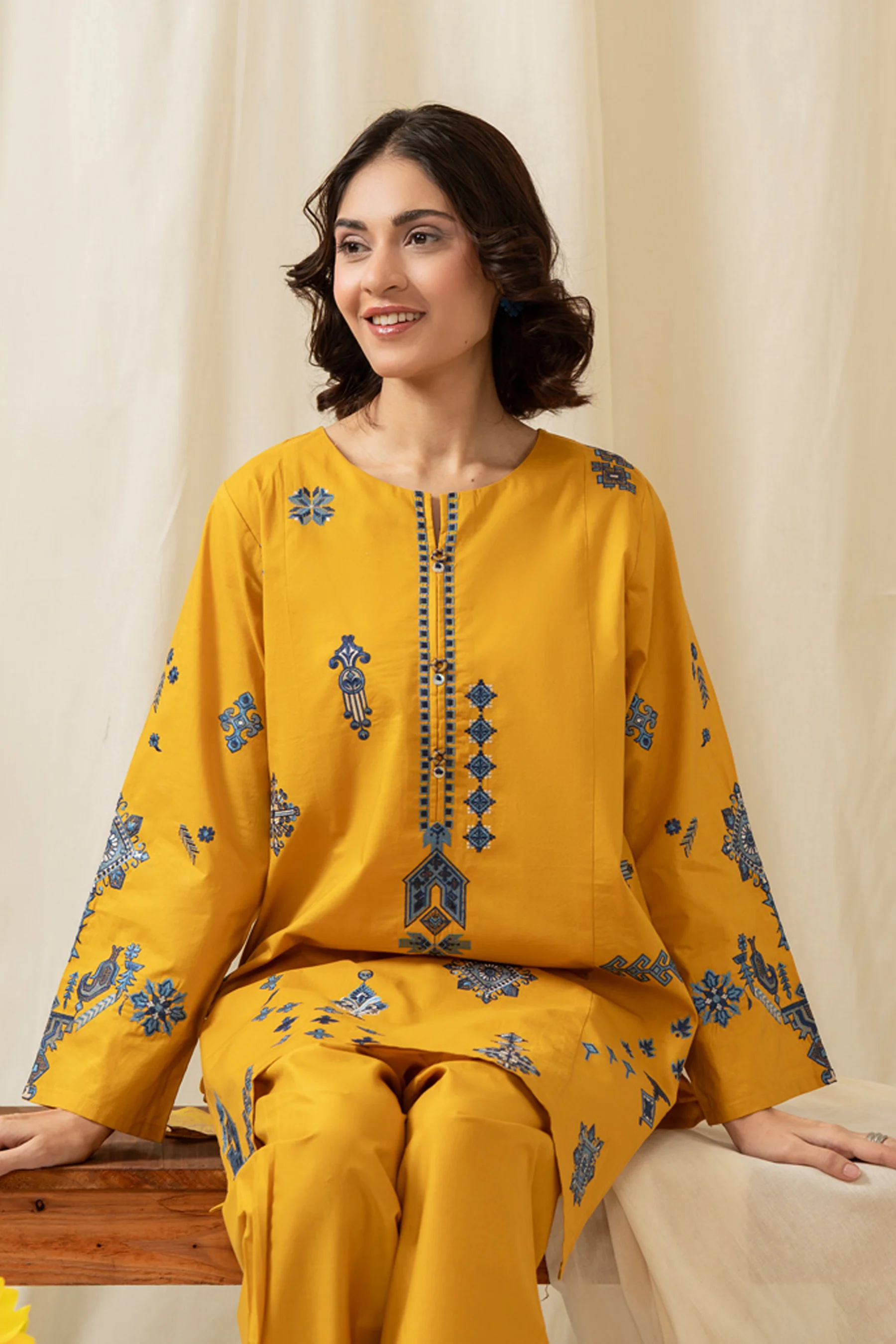STITCHED EMBROIDERED CAMBRIC SUIT - Image 4