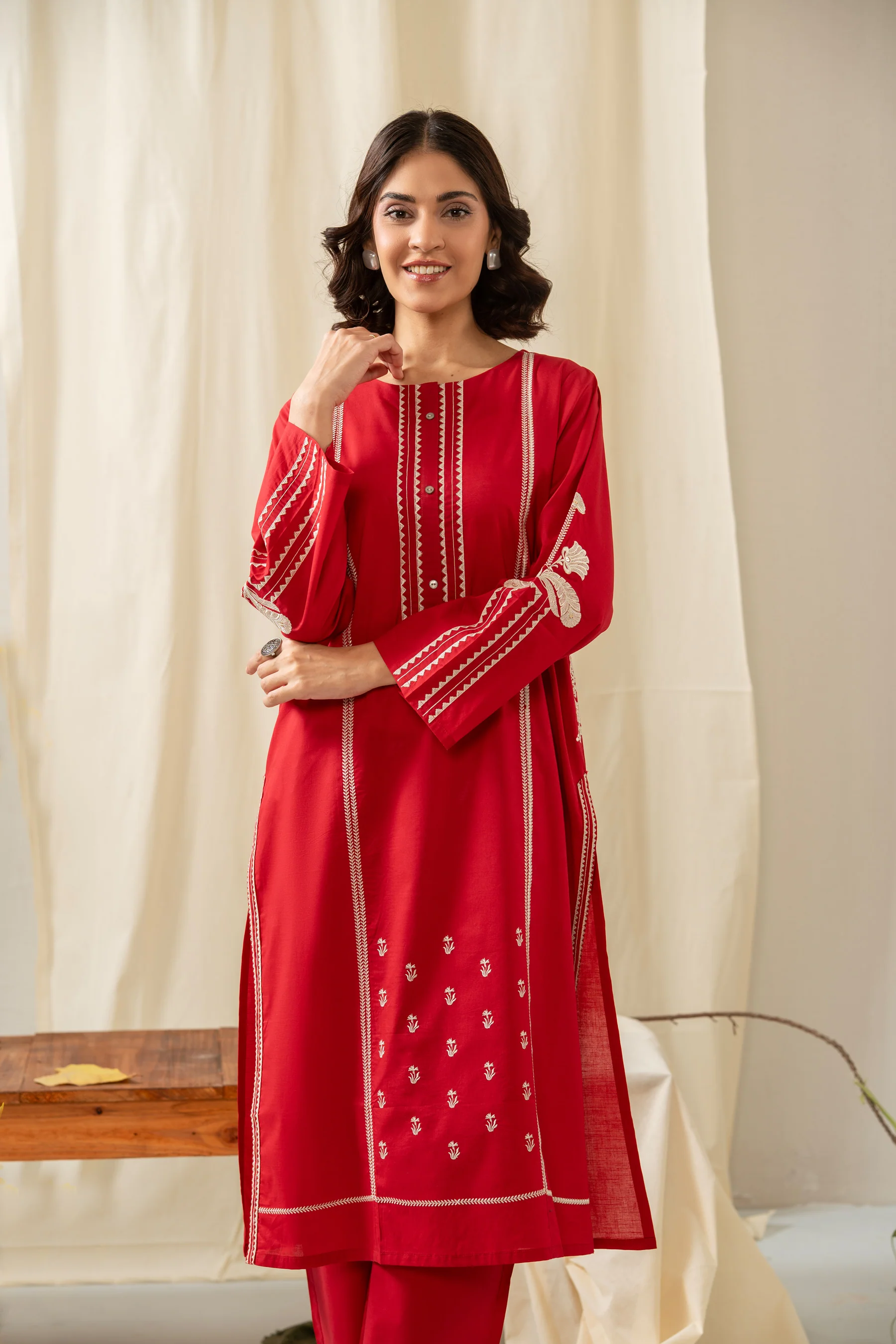 STITCHED EMBROIDERED SLUB LAWN SUIT - Image 7